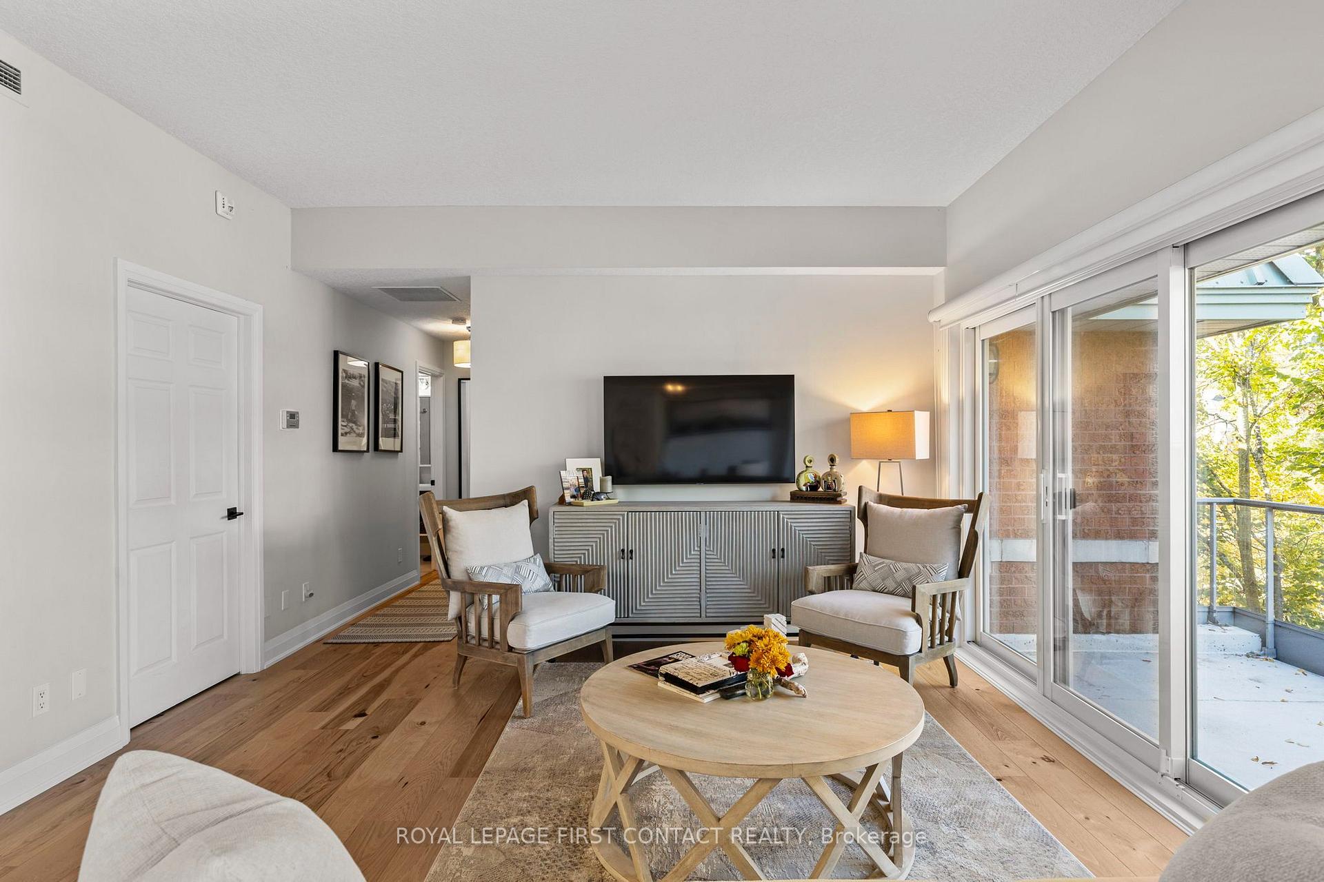 Photo 14 of Unit 308, 21 Kempenfelt Drive, Barrie, North Shore — HOMEH