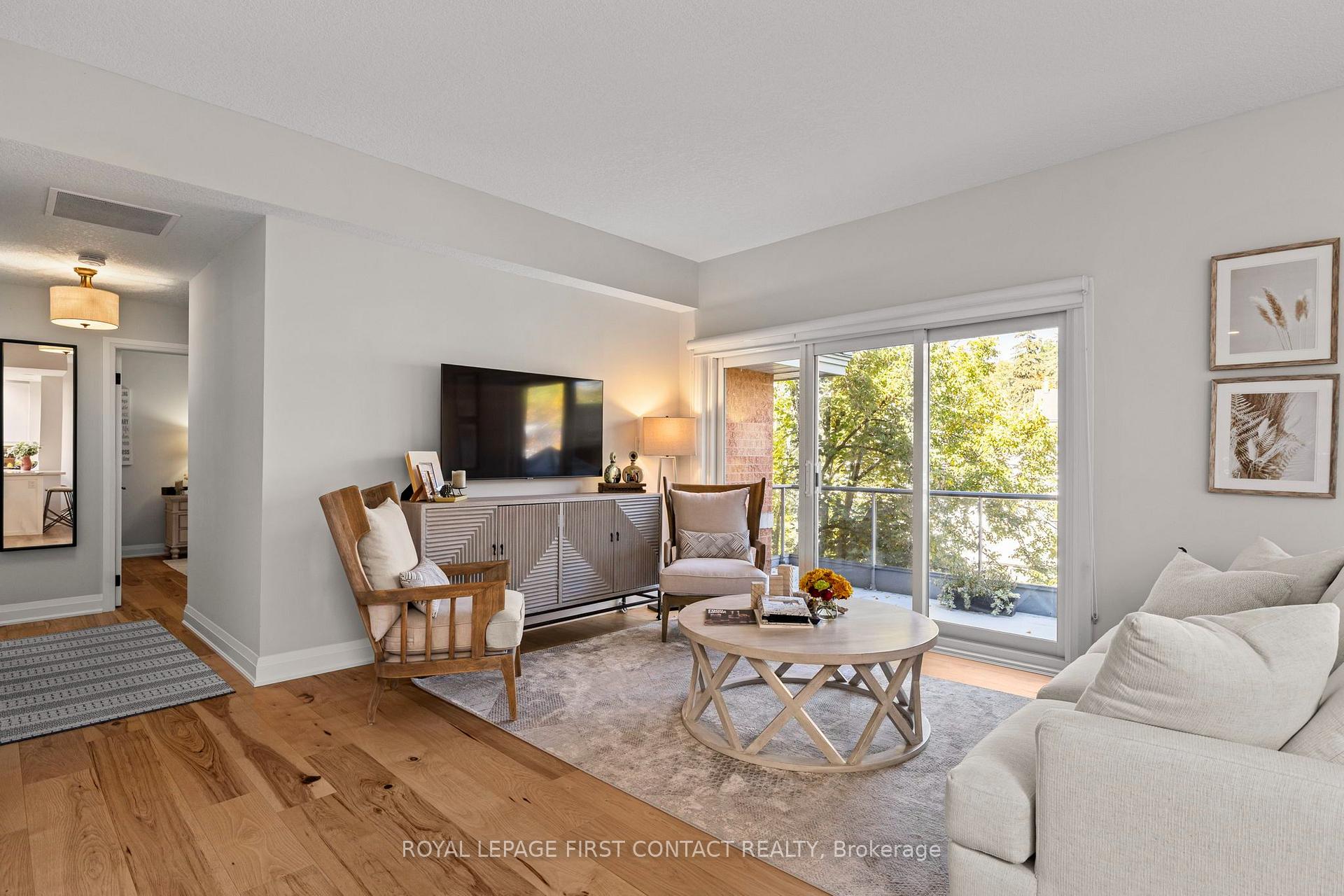 Photo 15 of Unit 308, 21 Kempenfelt Drive, Barrie, North Shore — HOMEH