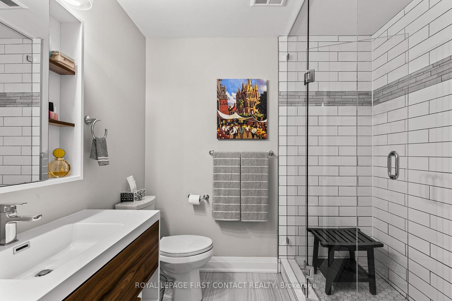 Photo 26 of Unit 308, 21 Kempenfelt Drive, Barrie, North Shore — HOMEH