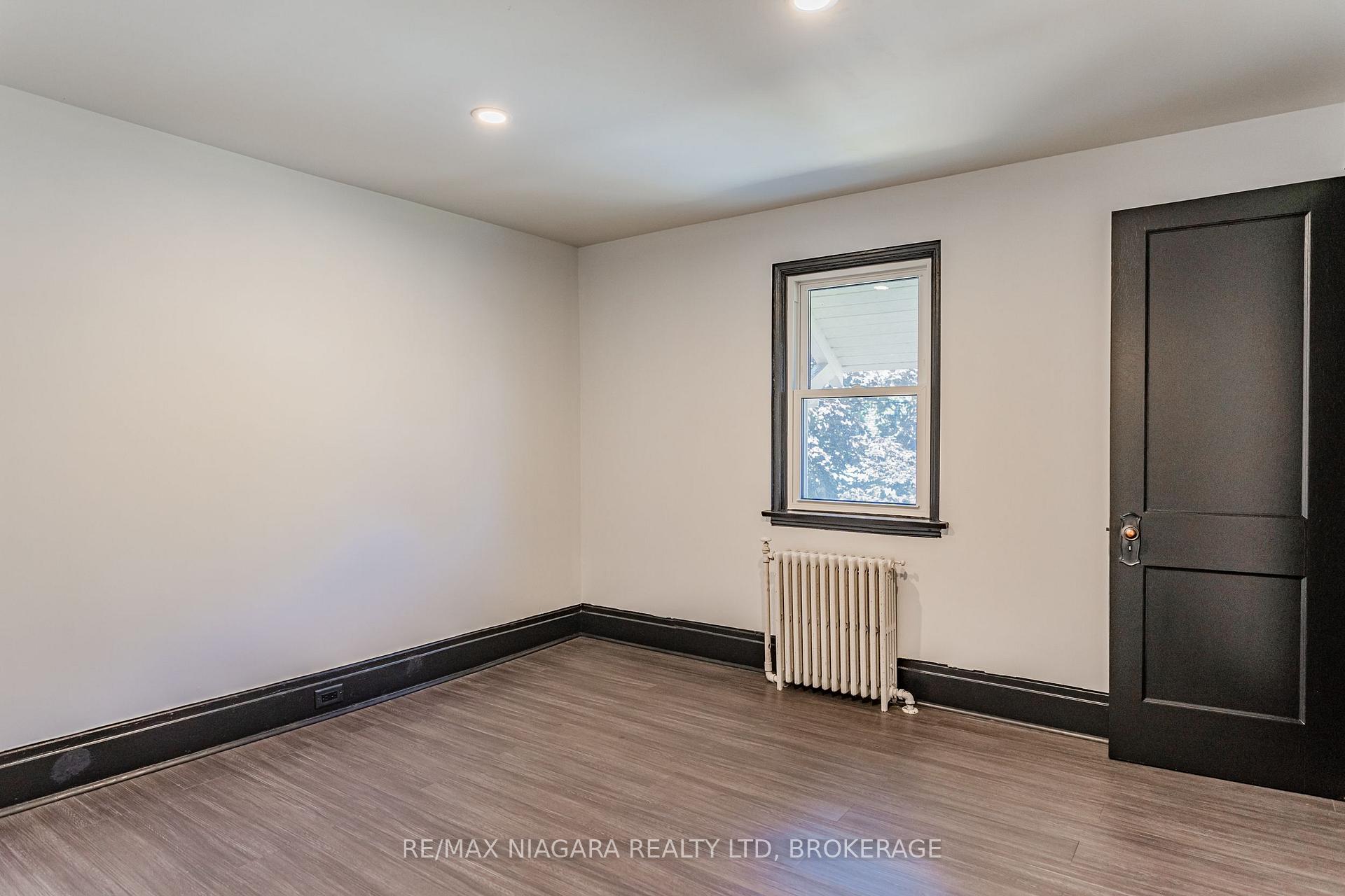 Photo 10 of 79 Main Street, St. Catharines, Port Dalhousie — HOMEH