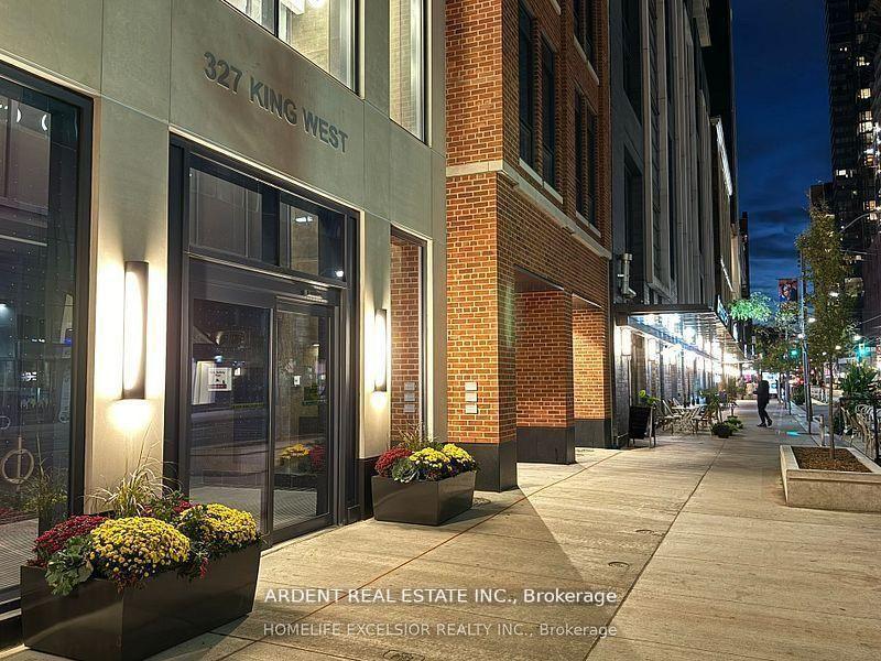 Front of Unit 2704, 327 King Street W