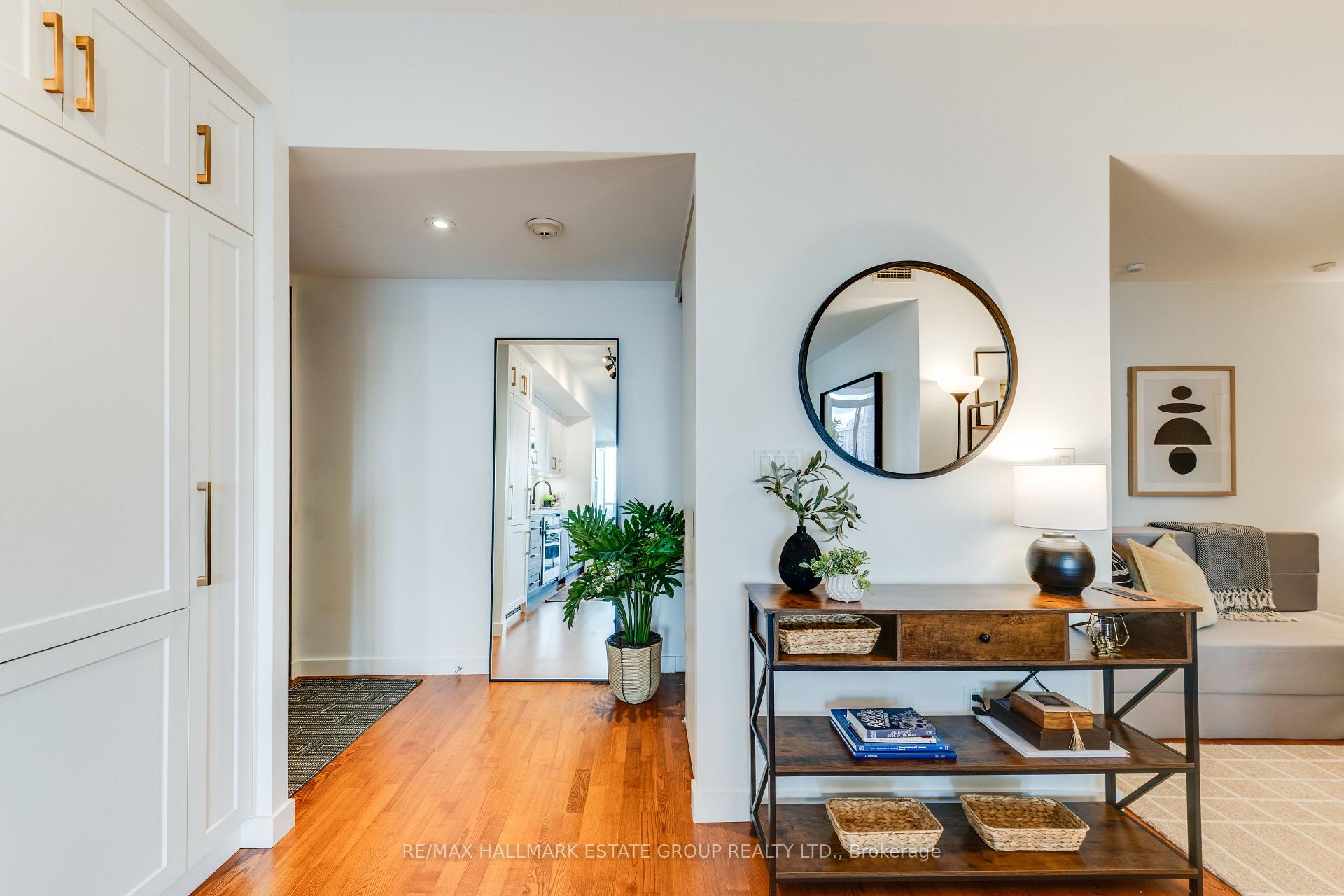 Photo 3 of Unit 2201, 285 Mutual Street, Toronto, Church-Yonge Corridor — HOMEH