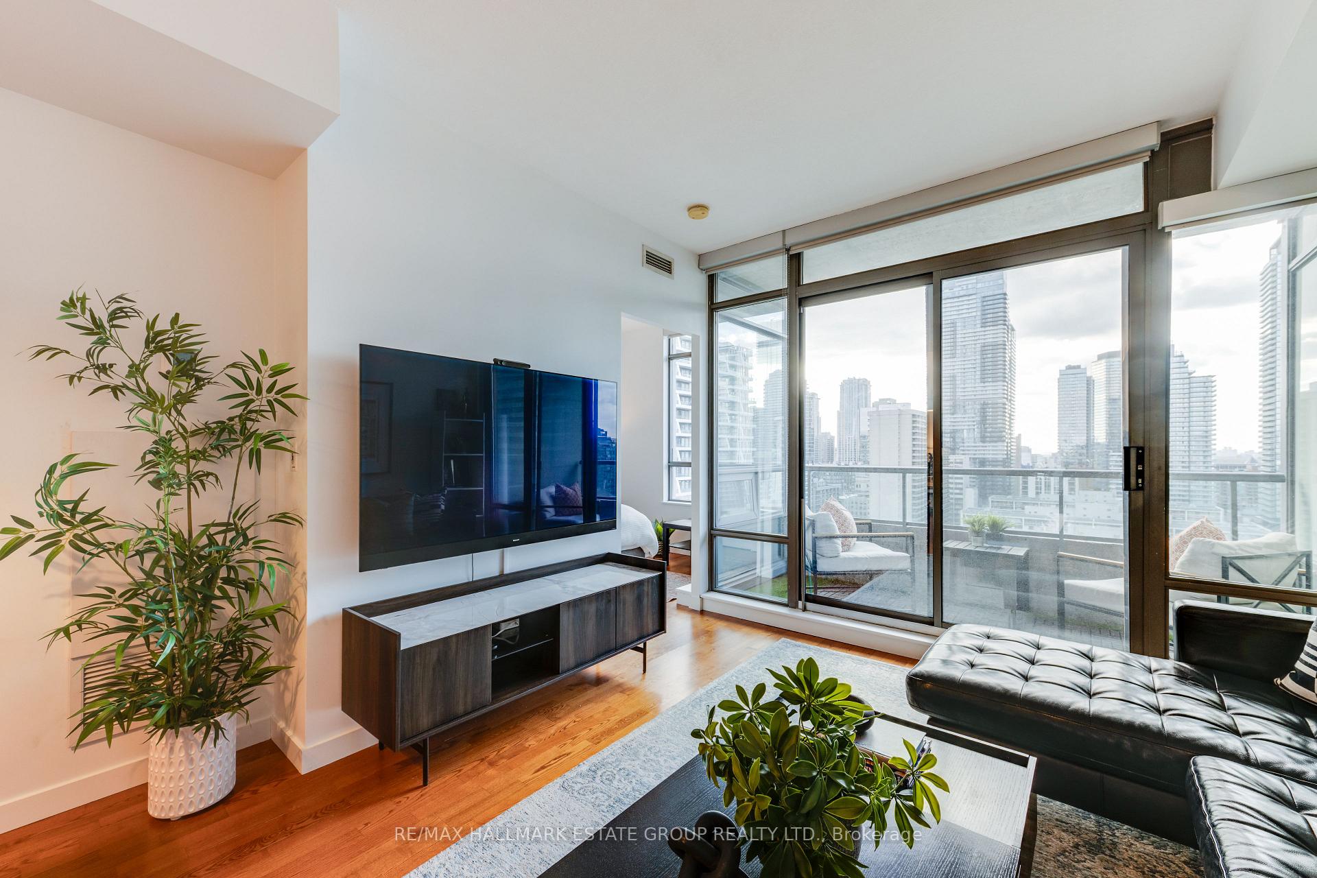 Photo 14 of Unit 2201, 285 Mutual Street, Toronto, Church-Yonge Corridor — HOMEH