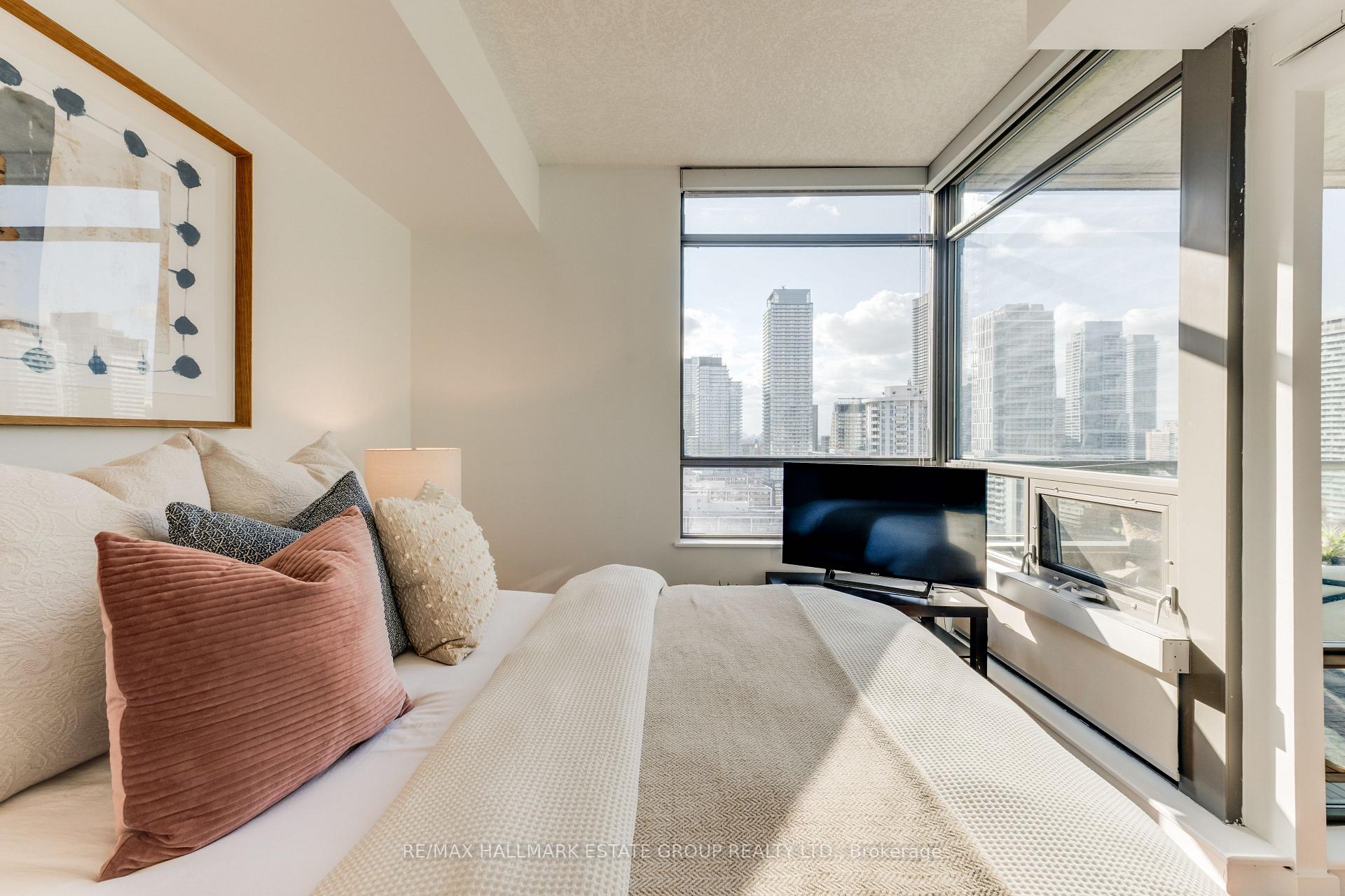 Photo 21 of Unit 2201, 285 Mutual Street, Toronto, Church-Yonge Corridor — HOMEH