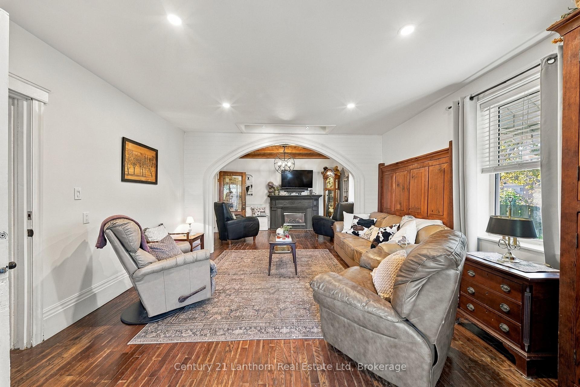 Photo 23 of 382 Front Street, Quinte West, Trenton Ward — HOMEH