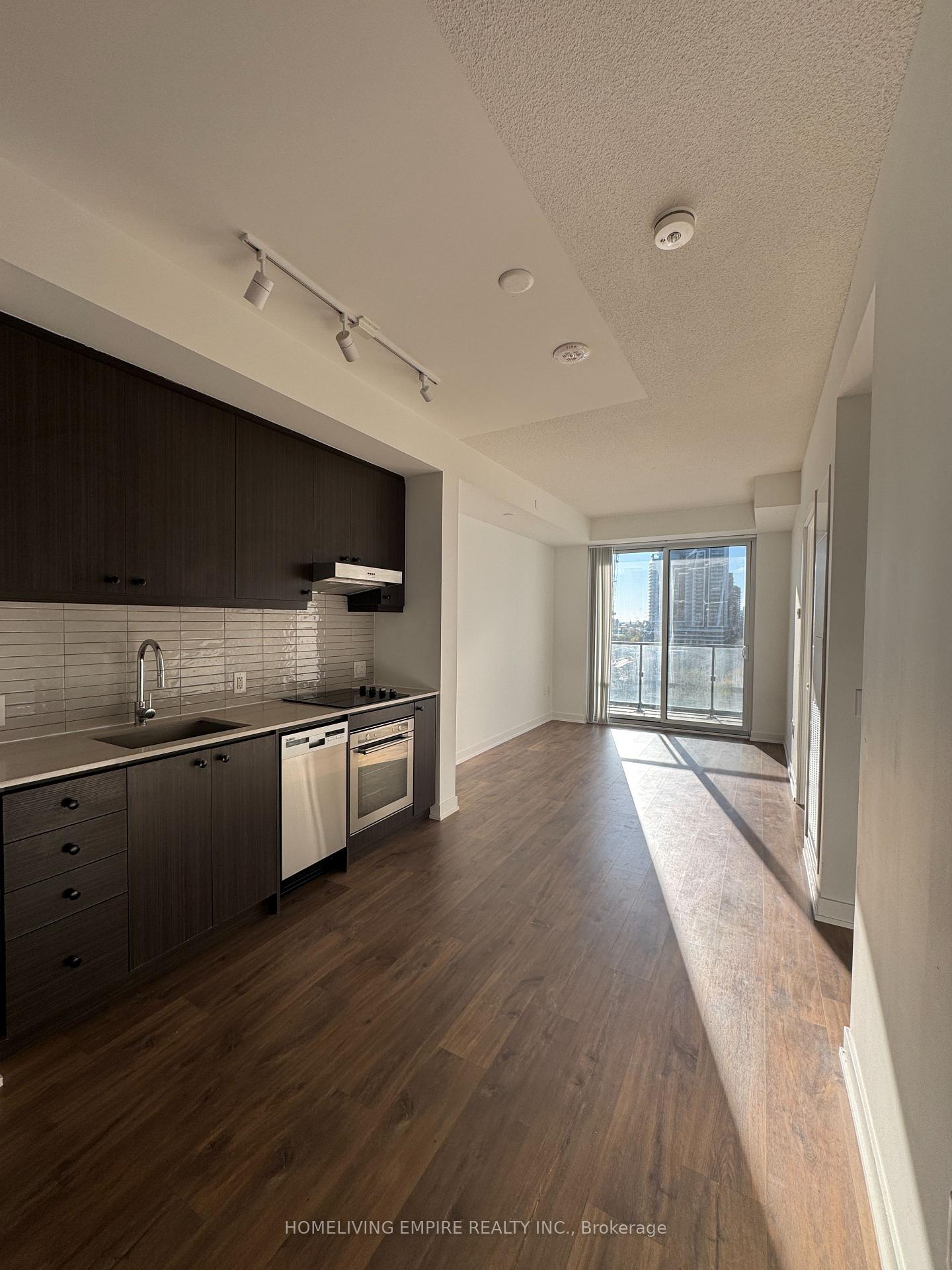 Photo 9 of Unit 705, 9 Tecumseth Street, Toronto, Niagara — HOMEH