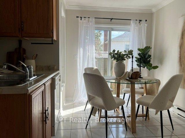 Photo 4 of 420 Cobblehill Drive, Oshawa, Pinecrest — HOMEH