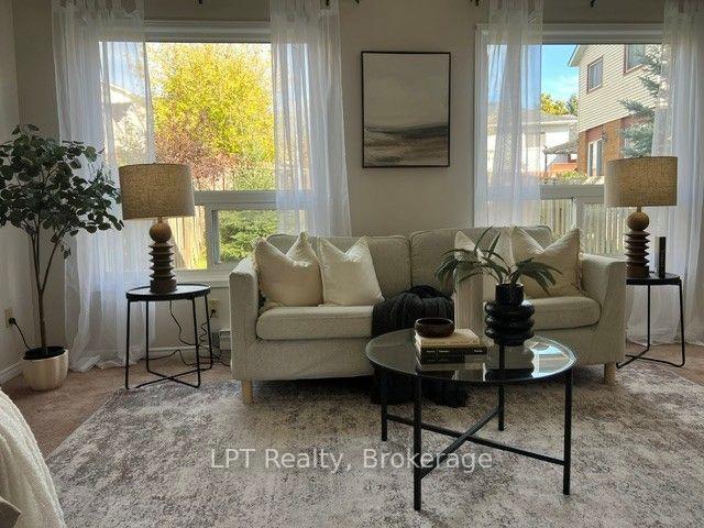 Photo 11 of 420 Cobblehill Drive, Oshawa, Pinecrest — HOMEH