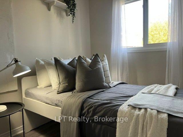 Photo 16 of 420 Cobblehill Drive, Oshawa, Pinecrest — HOMEH