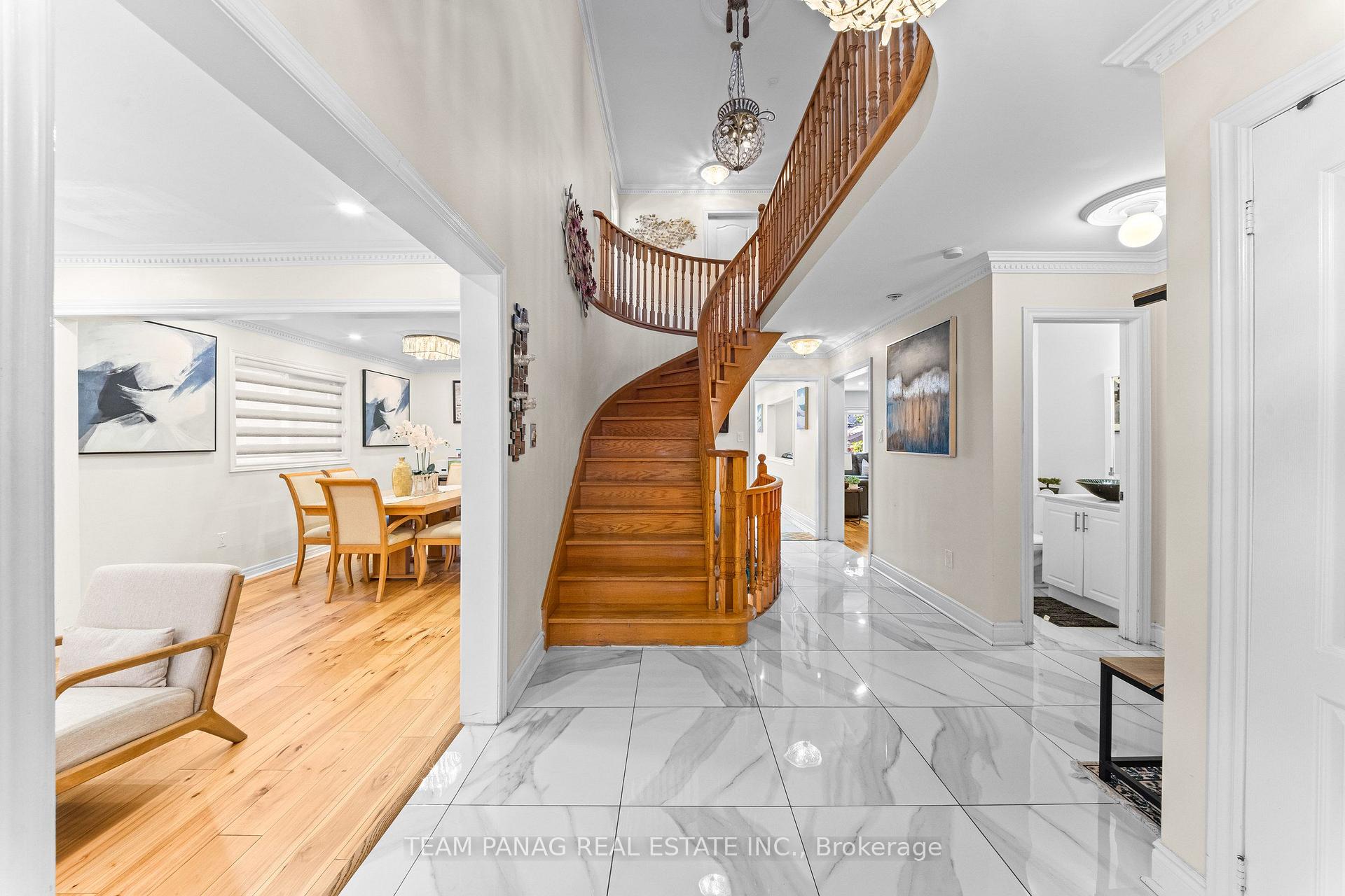 Photo 6 of 202 Fernforest Drive, Brampton, Sandringham-Wellington — HOMEH