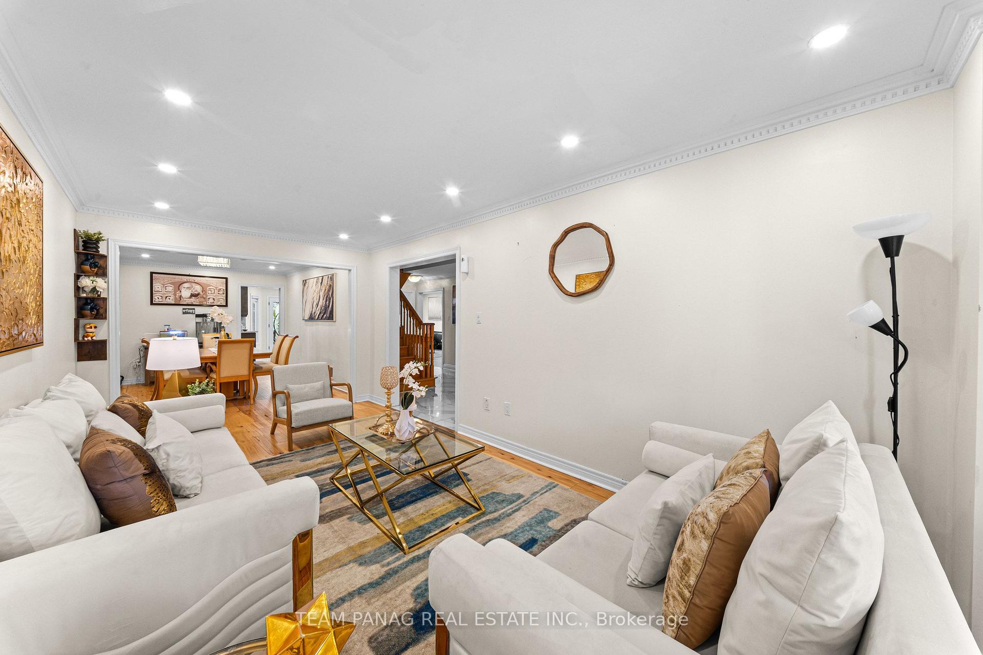 Photo 10 of 202 Fernforest Drive, Brampton, Sandringham-Wellington — HOMEH