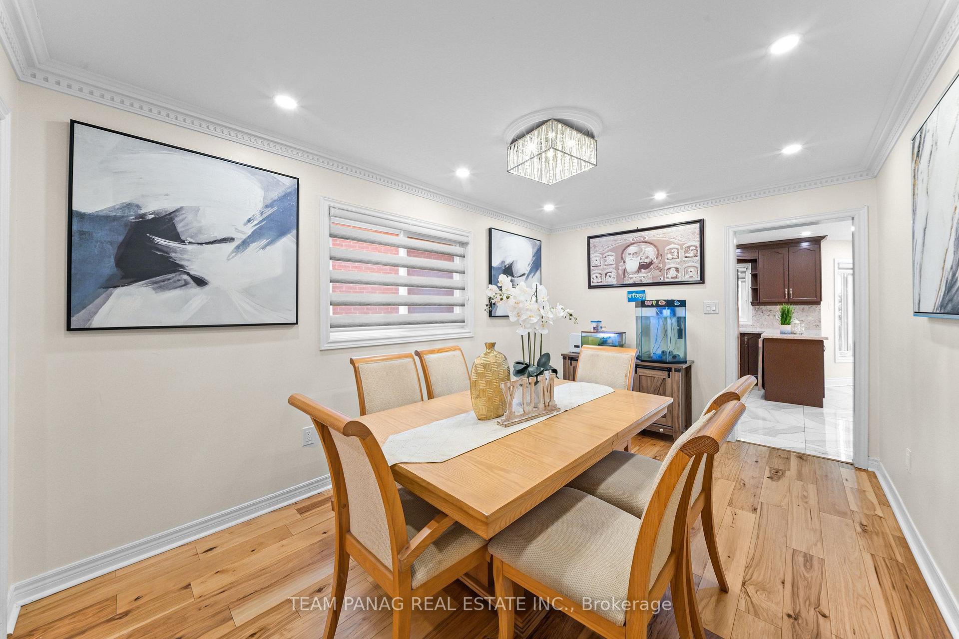 Photo 13 of 202 Fernforest Drive, Brampton, Sandringham-Wellington — HOMEH
