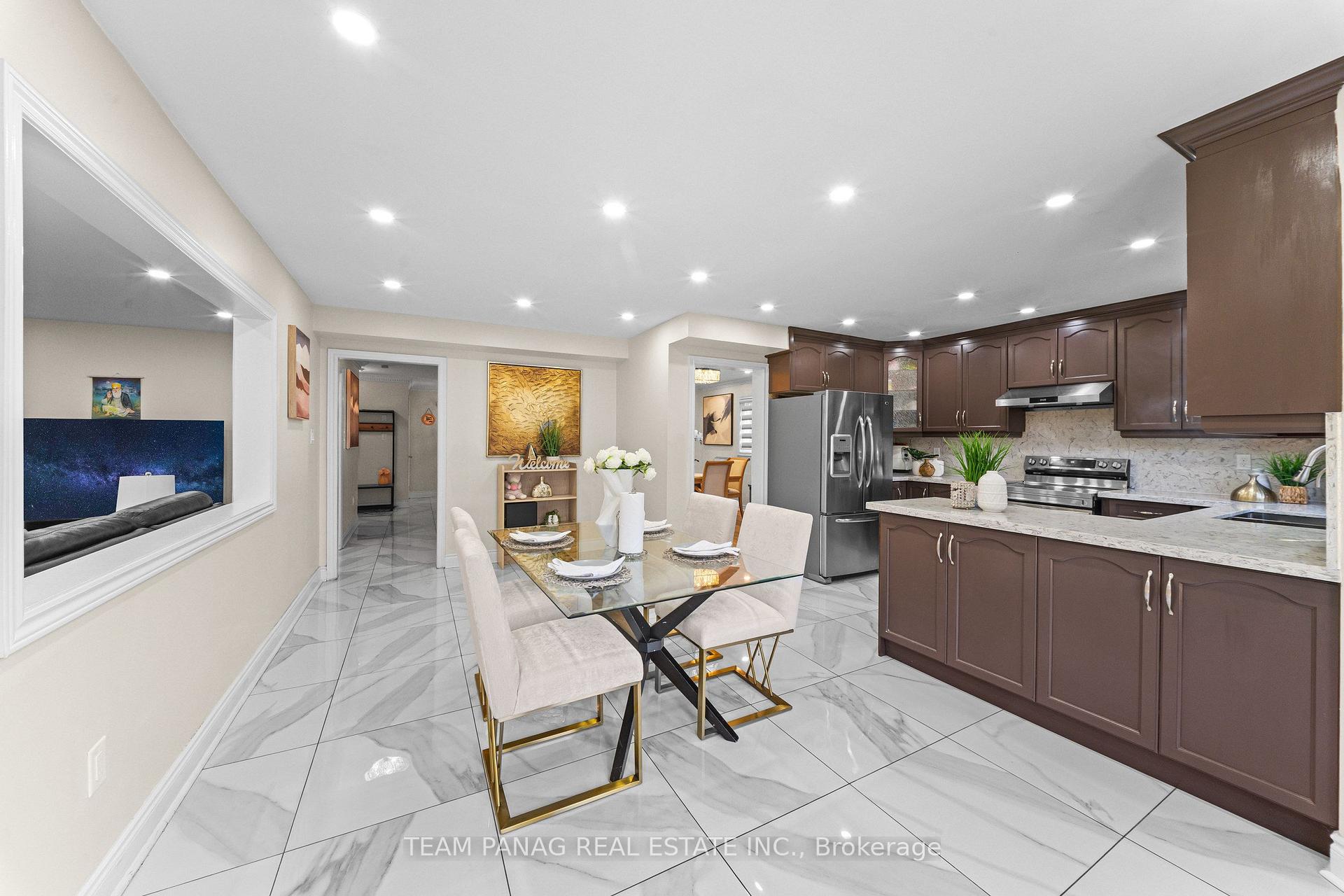 Photo 17 of 202 Fernforest Drive, Brampton, Sandringham-Wellington — HOMEH