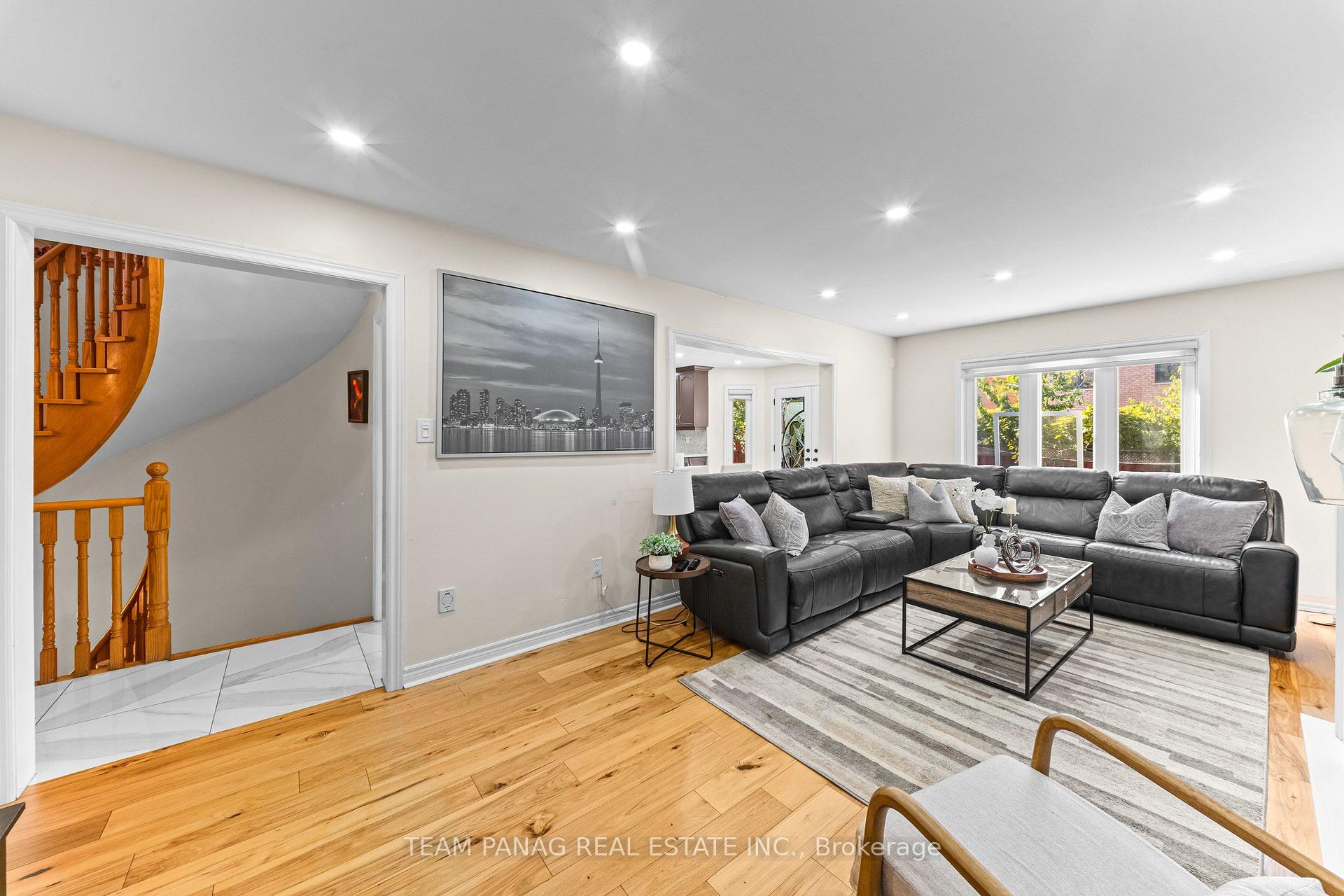 Photo 22 of 202 Fernforest Drive, Brampton, Sandringham-Wellington — HOMEH