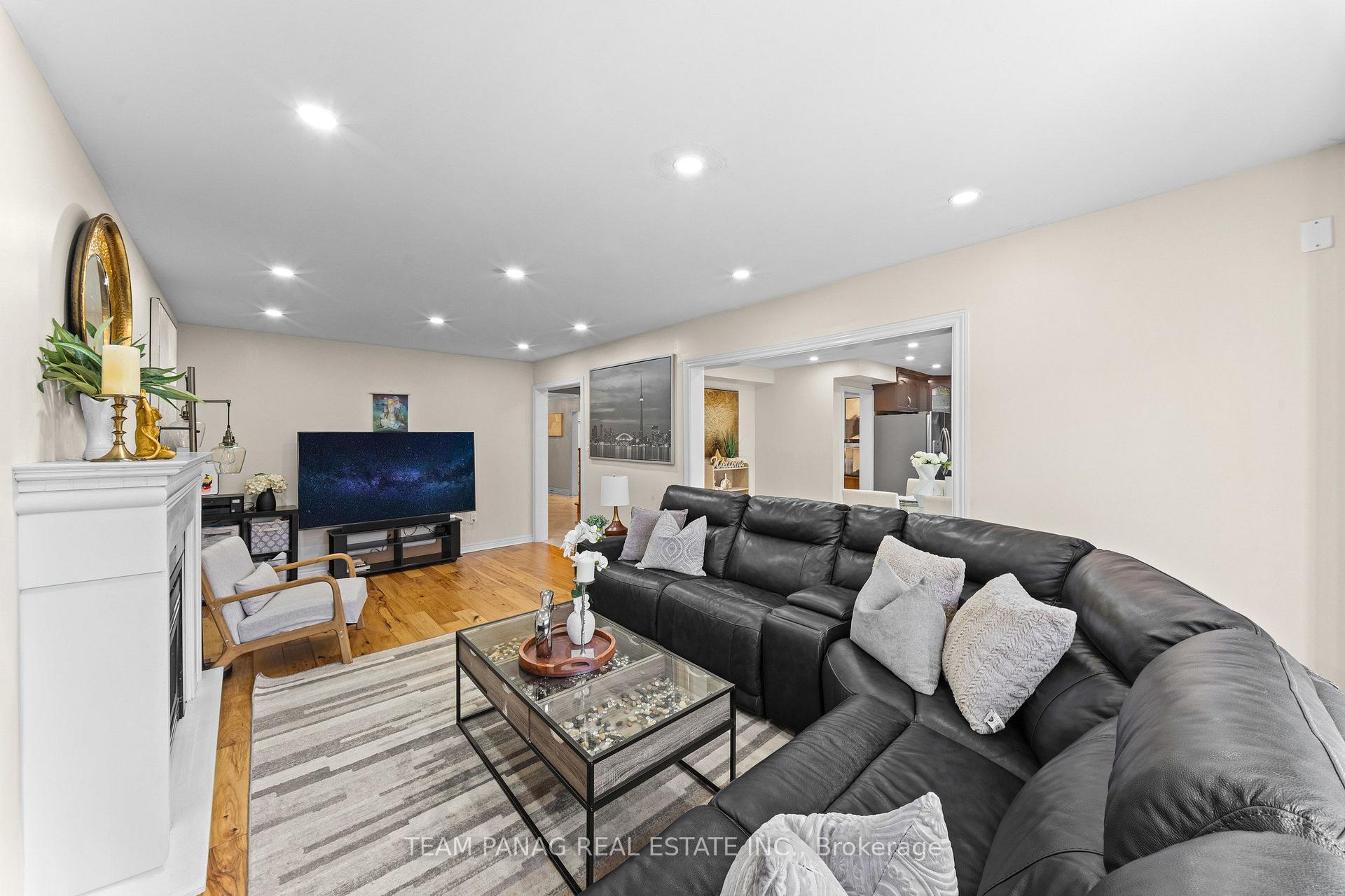 Photo 23 of 202 Fernforest Drive, Brampton, Sandringham-Wellington — HOMEH