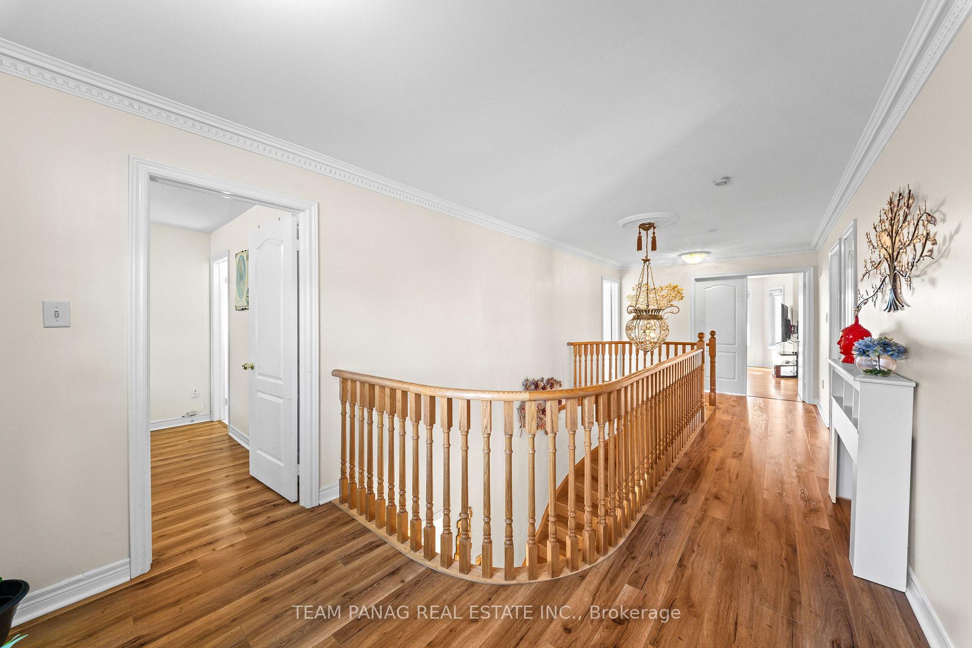 Photo 24 of 202 Fernforest Drive, Brampton, Sandringham-Wellington — HOMEH
