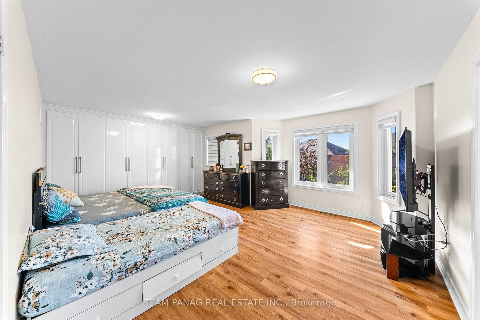Photo 26 of 202 Fernforest Drive, Brampton, Sandringham-Wellington — HOMEH