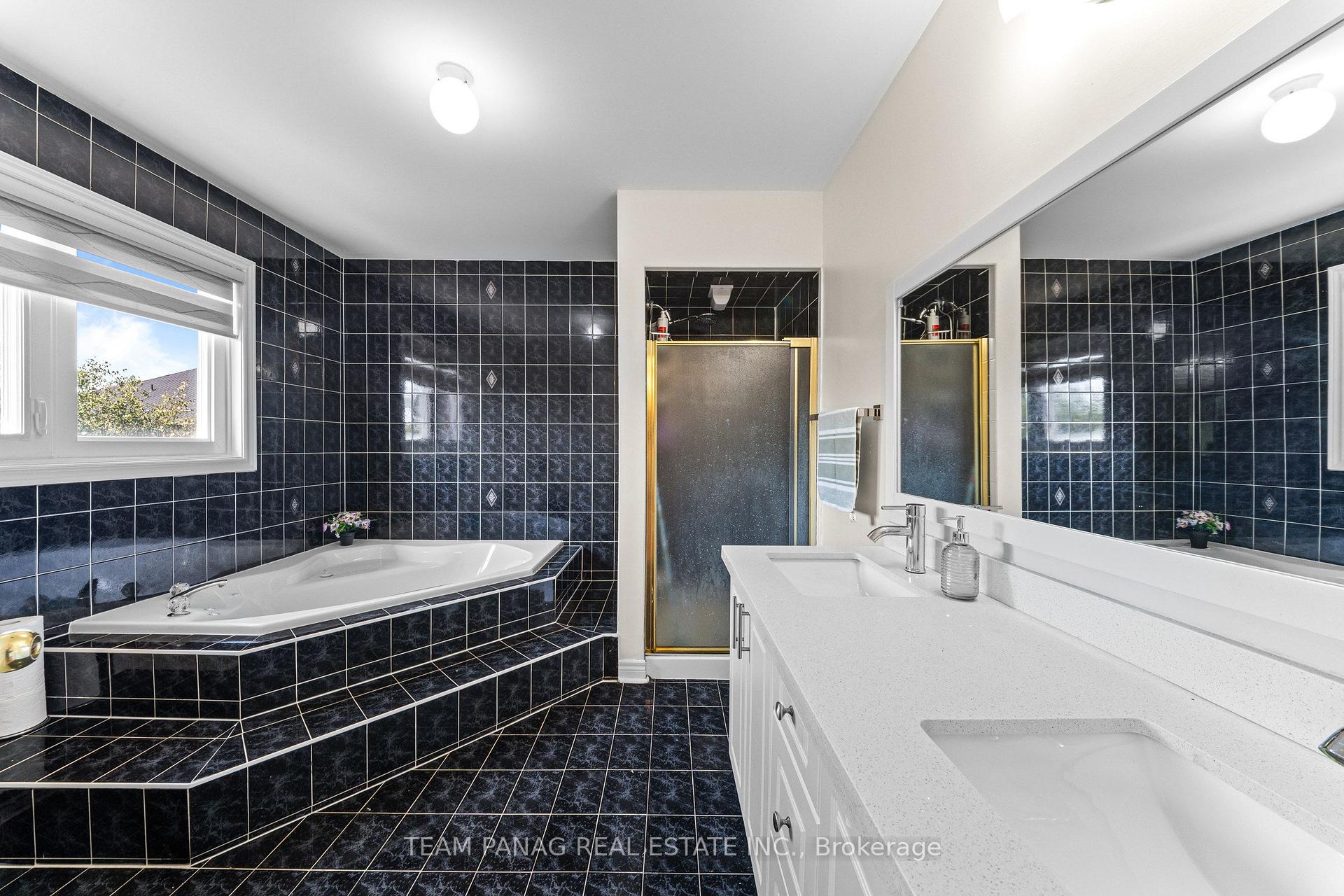Photo 28 of 202 Fernforest Drive, Brampton, Sandringham-Wellington — HOMEH