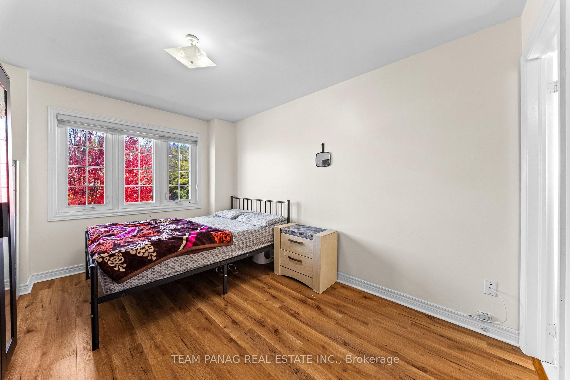Photo 33 of 202 Fernforest Drive, Brampton, Sandringham-Wellington — HOMEH