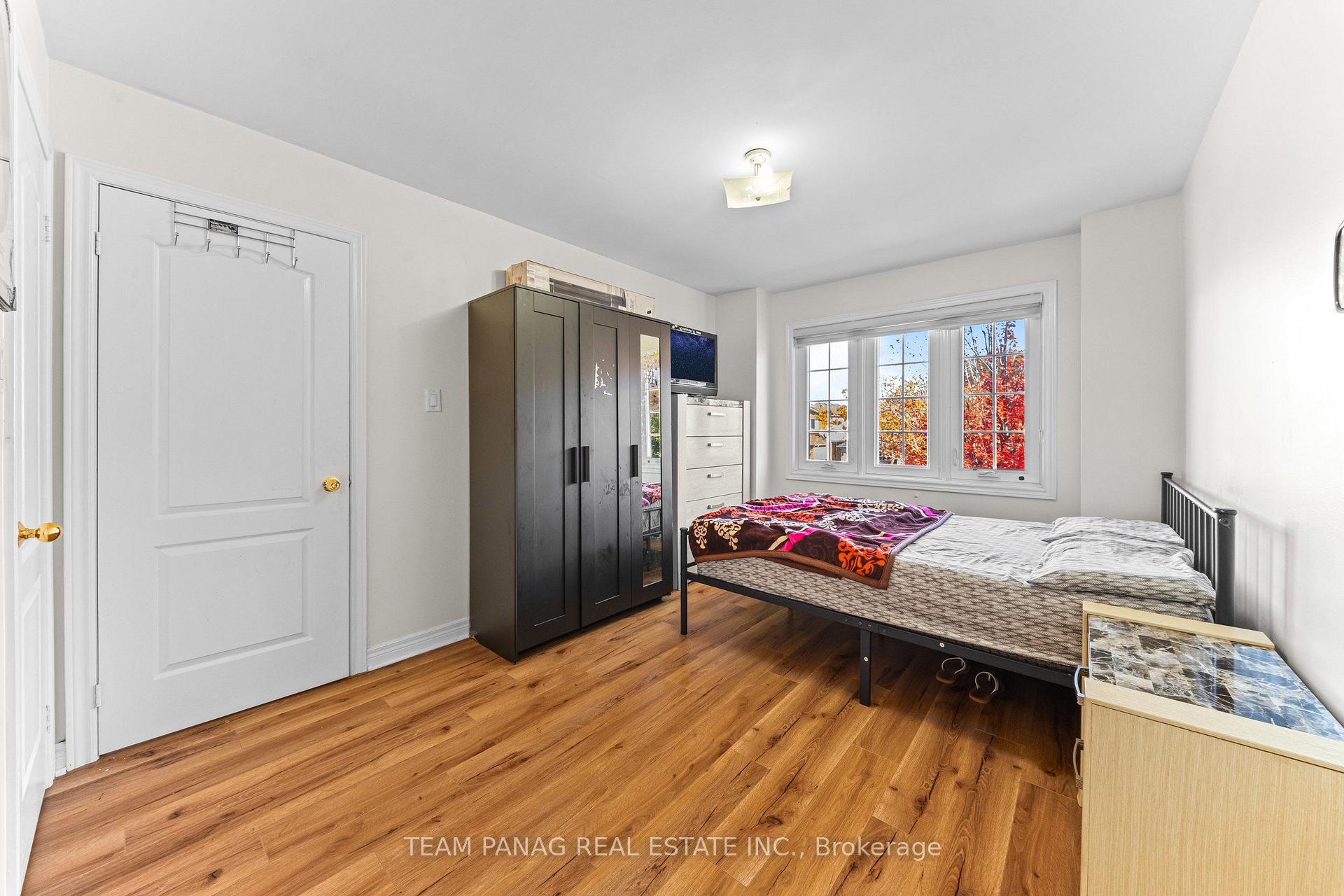 Photo 34 of 202 Fernforest Drive, Brampton, Sandringham-Wellington — HOMEH