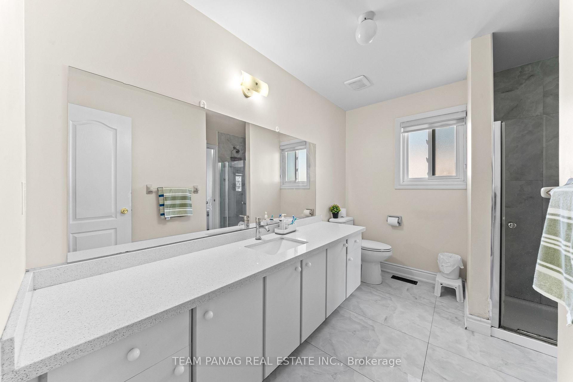 Photo 35 of 202 Fernforest Drive, Brampton, Sandringham-Wellington — HOMEH