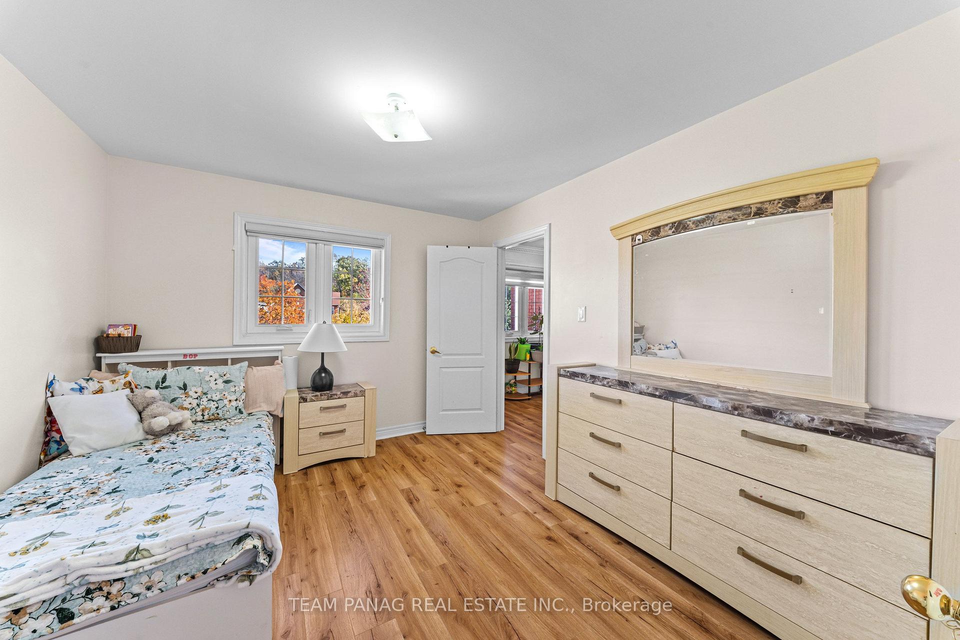 Photo 38 of 202 Fernforest Drive, Brampton, Sandringham-Wellington — HOMEH