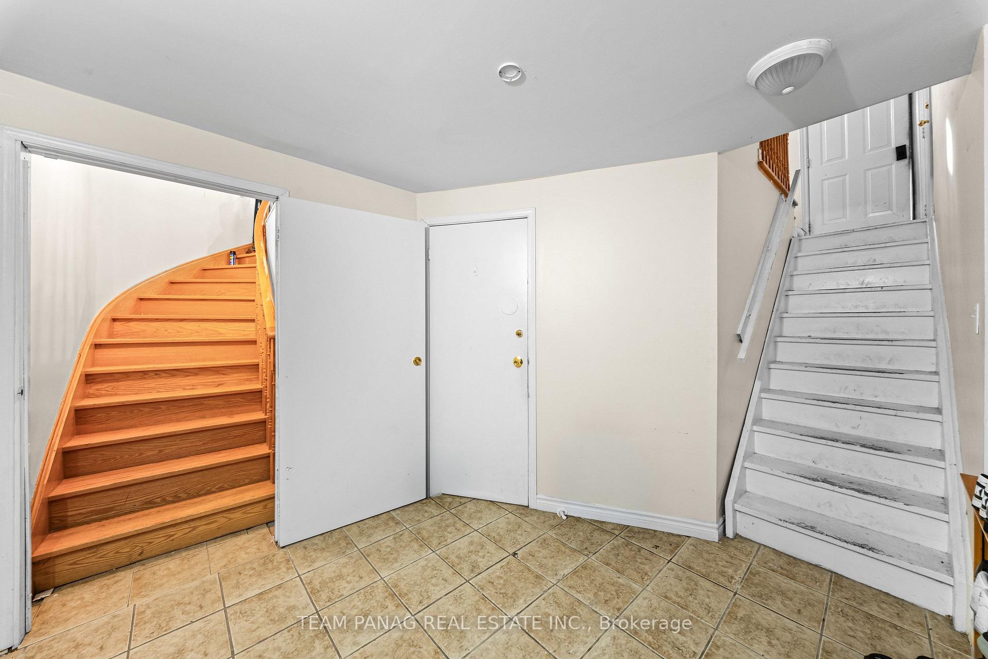 Photo 39 of 202 Fernforest Drive, Brampton, Sandringham-Wellington — HOMEH