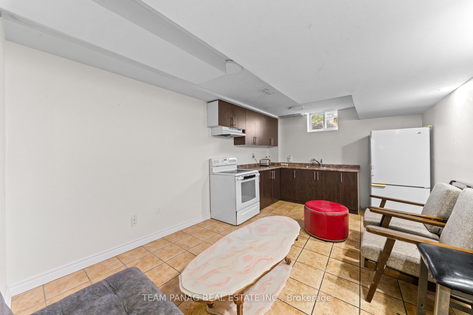 Photo 40 of 202 Fernforest Drive, Brampton, Sandringham-Wellington — HOMEH