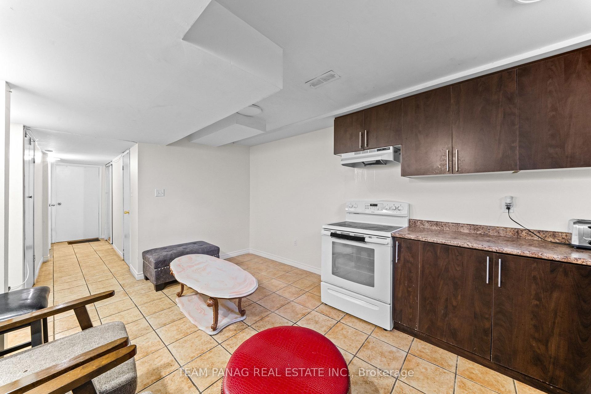 Photo 41 of 202 Fernforest Drive, Brampton, Sandringham-Wellington — HOMEH
