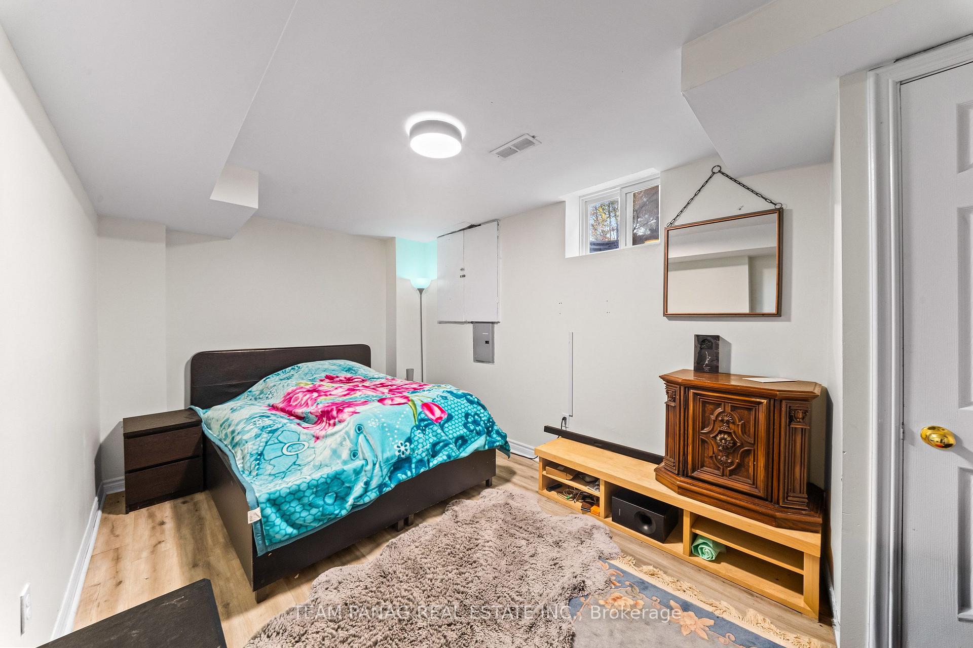 Photo 42 of 202 Fernforest Drive, Brampton, Sandringham-Wellington — HOMEH