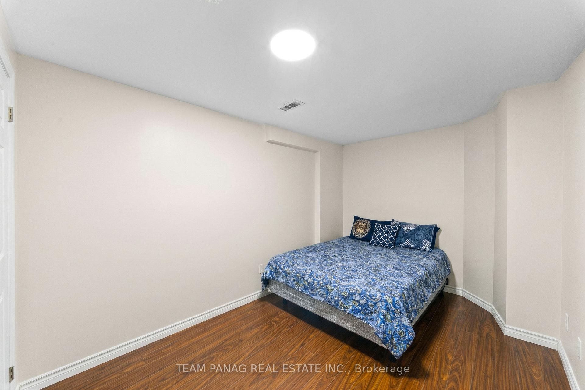 Photo 46 of 202 Fernforest Drive, Brampton, Sandringham-Wellington — HOMEH