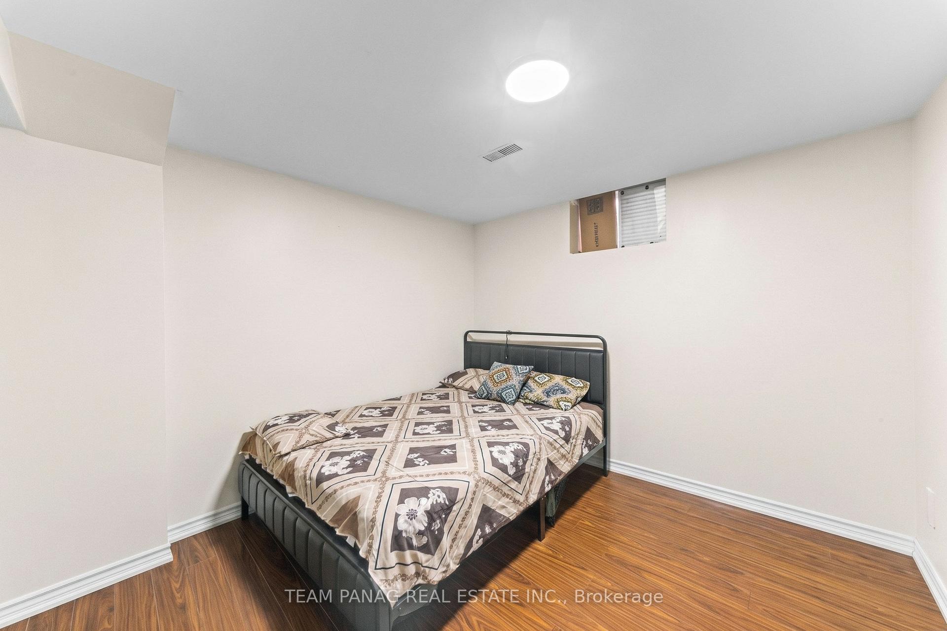 Photo 47 of 202 Fernforest Drive, Brampton, Sandringham-Wellington — HOMEH