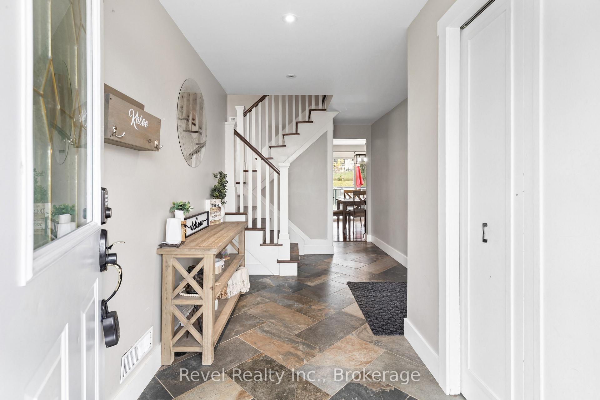 Photo 6 of 17 Mohawk Drive, Kawartha Lakes, Lindsay — HOMEH