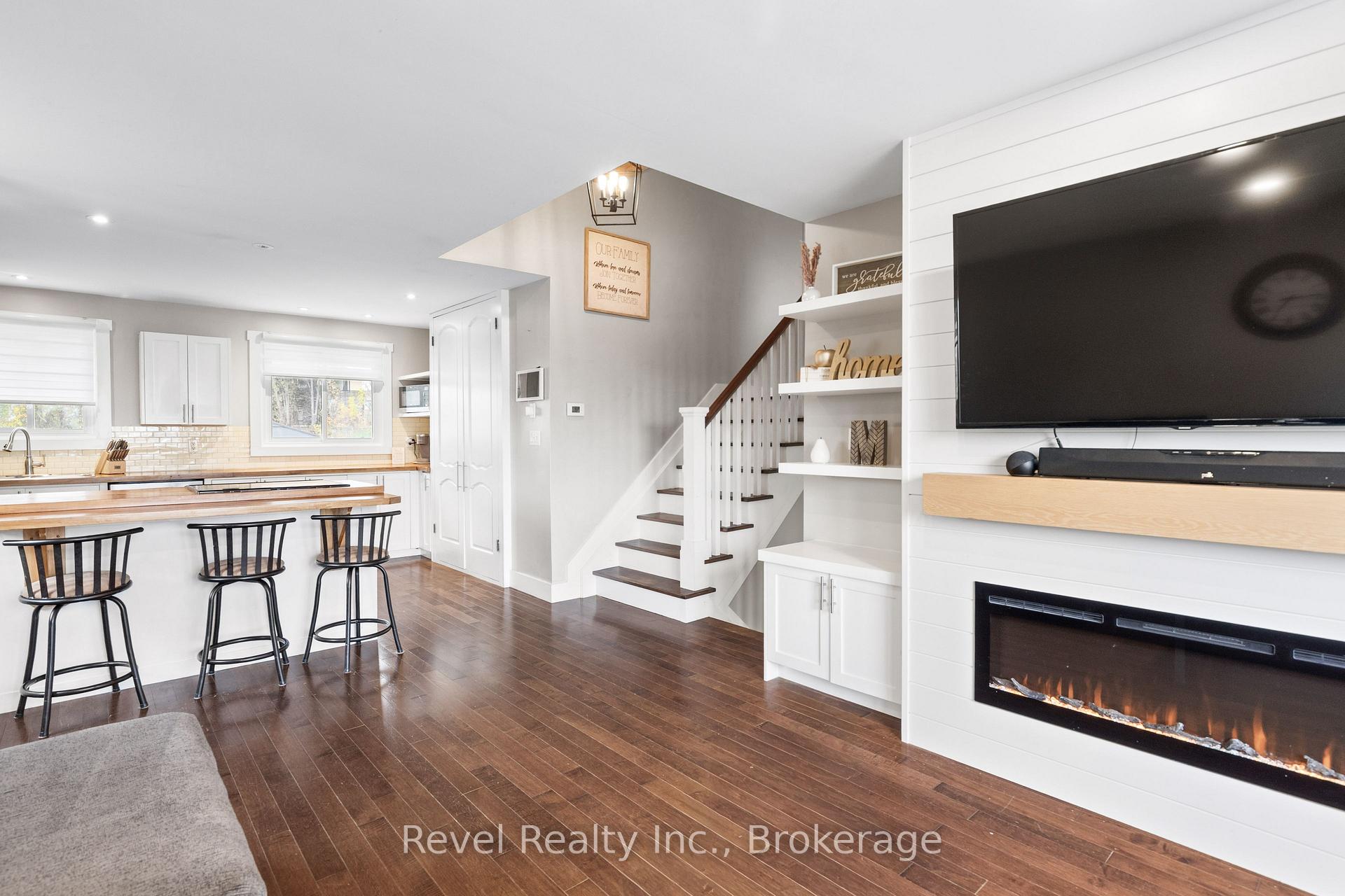 Photo 10 of 17 Mohawk Drive, Kawartha Lakes, Lindsay — HOMEH