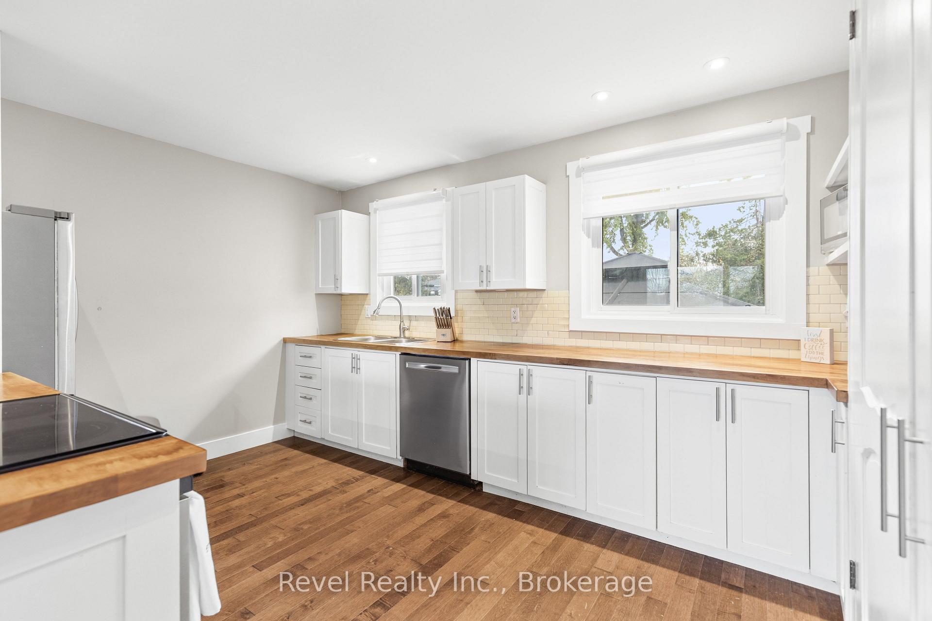 Photo 13 of 17 Mohawk Drive, Kawartha Lakes, Lindsay — HOMEH