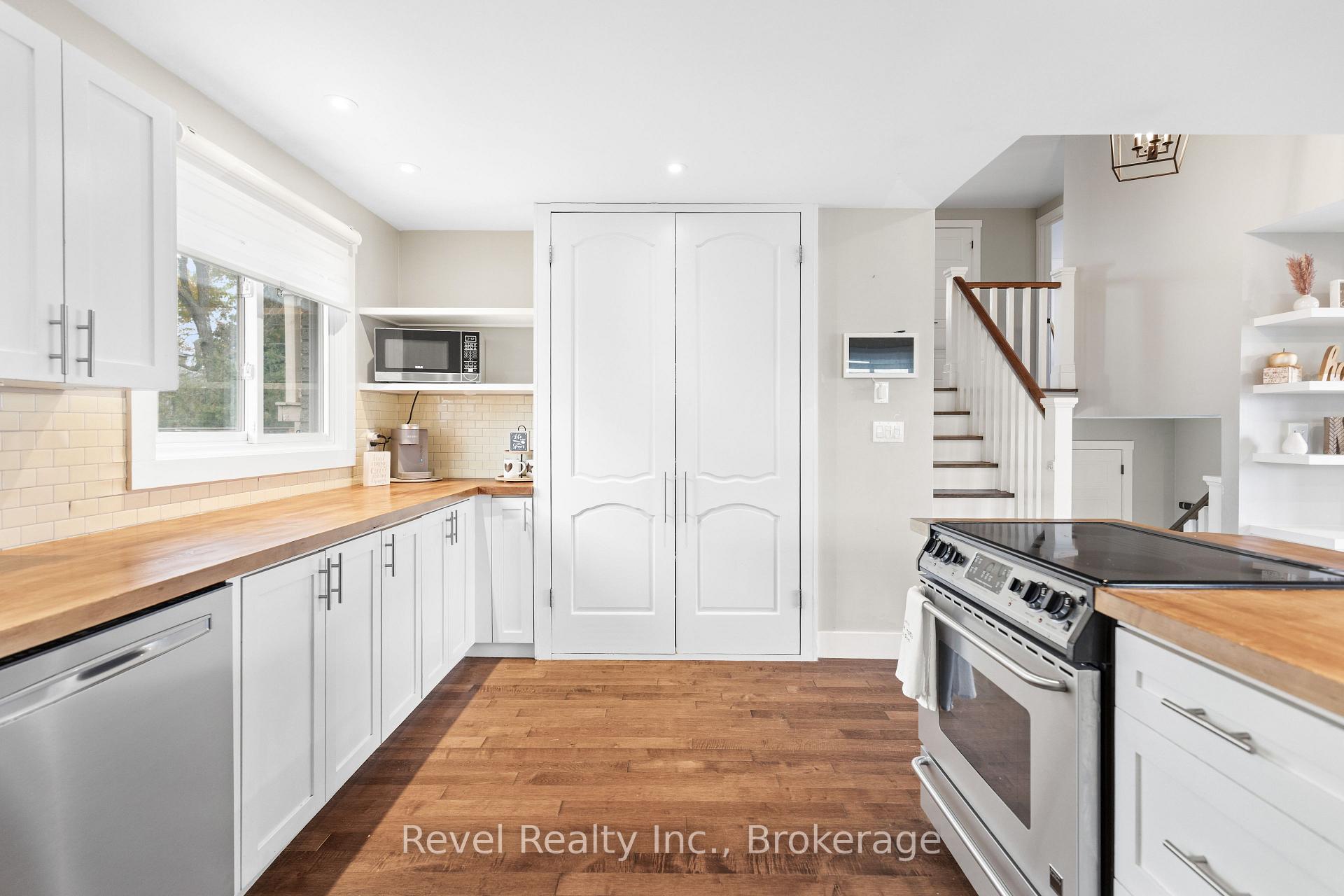 Photo 15 of 17 Mohawk Drive, Kawartha Lakes, Lindsay — HOMEH