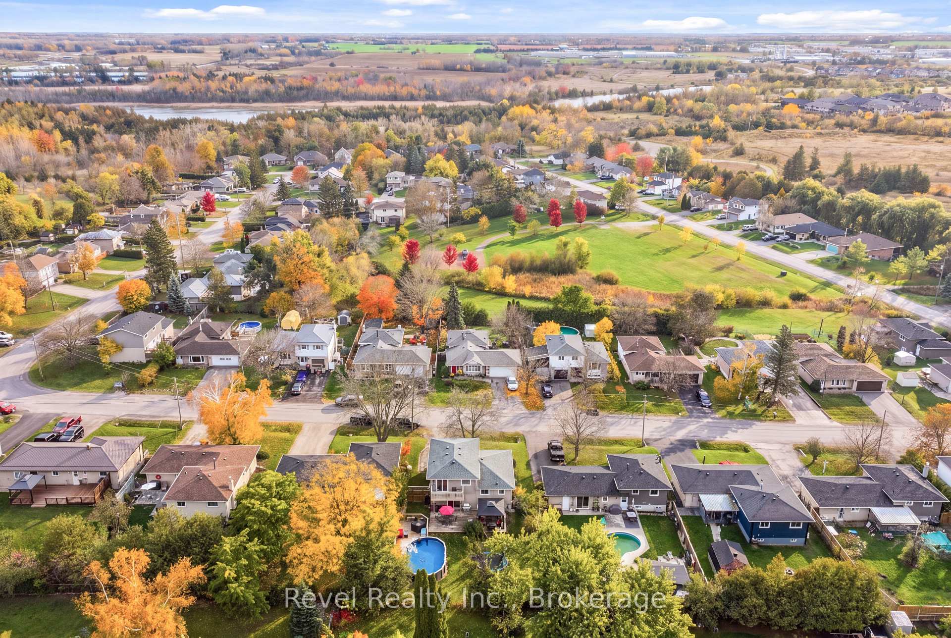 Photo 49 of 17 Mohawk Drive, Kawartha Lakes, Lindsay — HOMEH