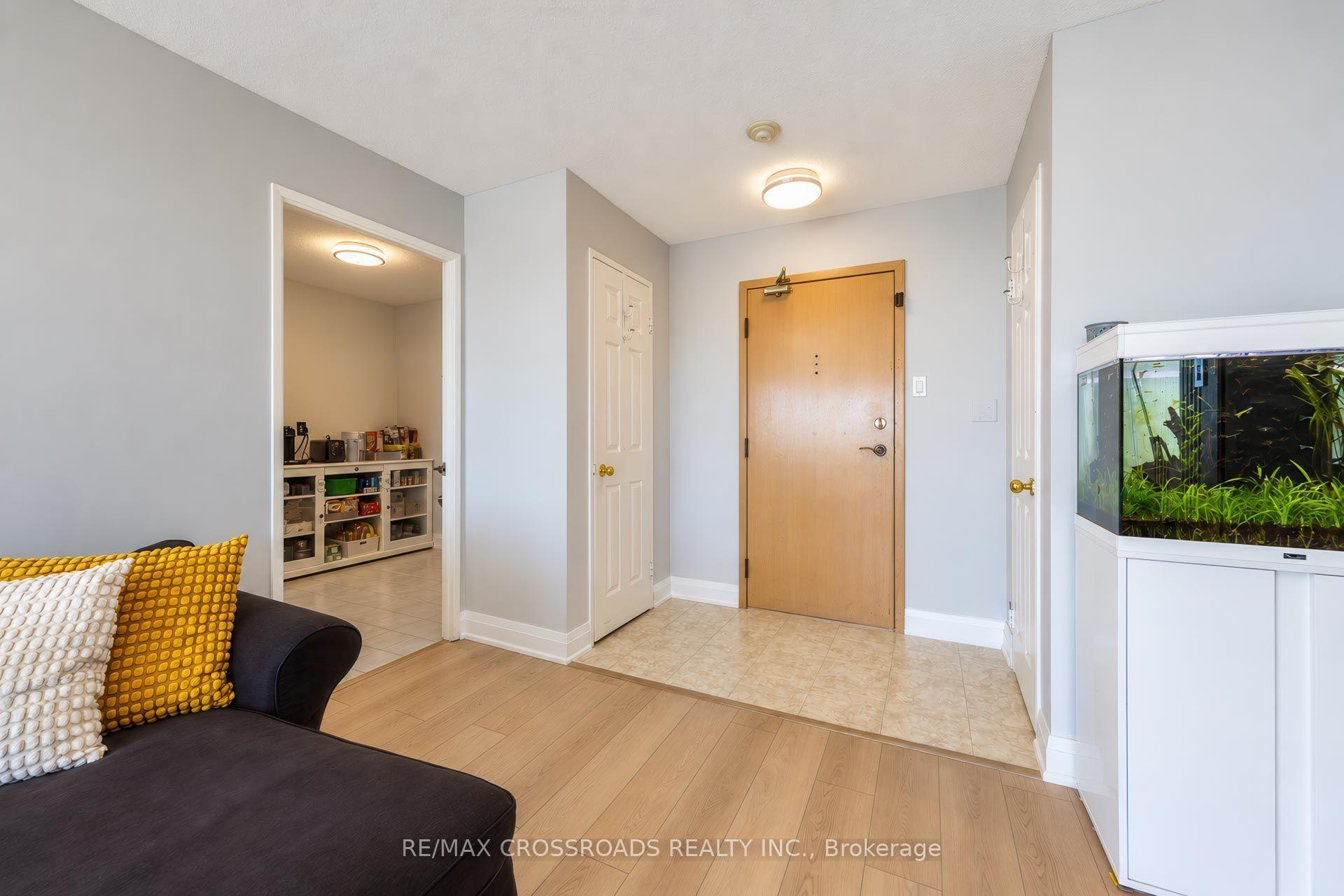 Photo 2 of Unit 1308, 7825 Bayview Avenue, Markham, Aileen-Willowbrook — HOMEH