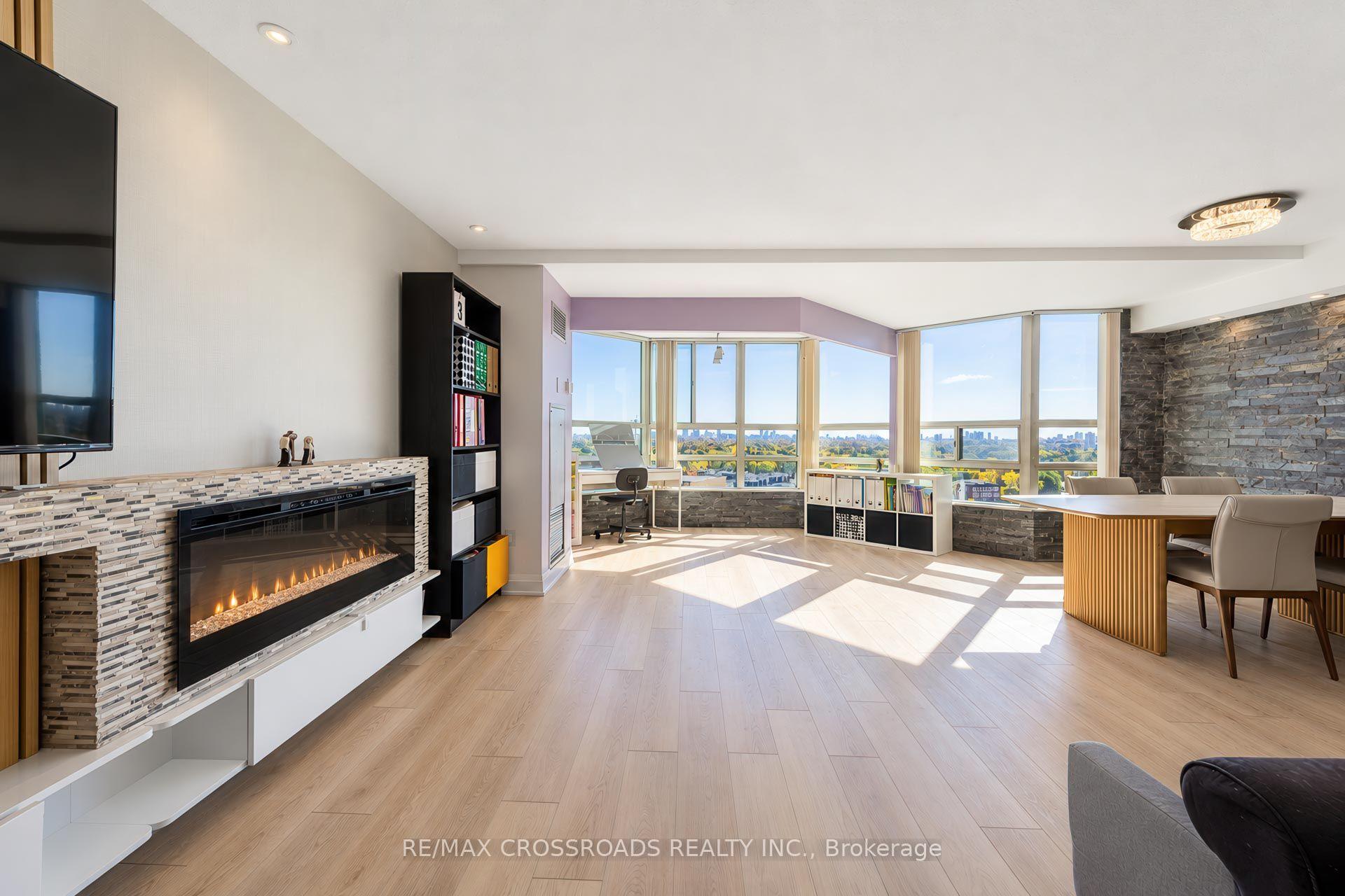 Photo 5 of Unit 1308, 7825 Bayview Avenue, Markham, Aileen-Willowbrook — HOMEH