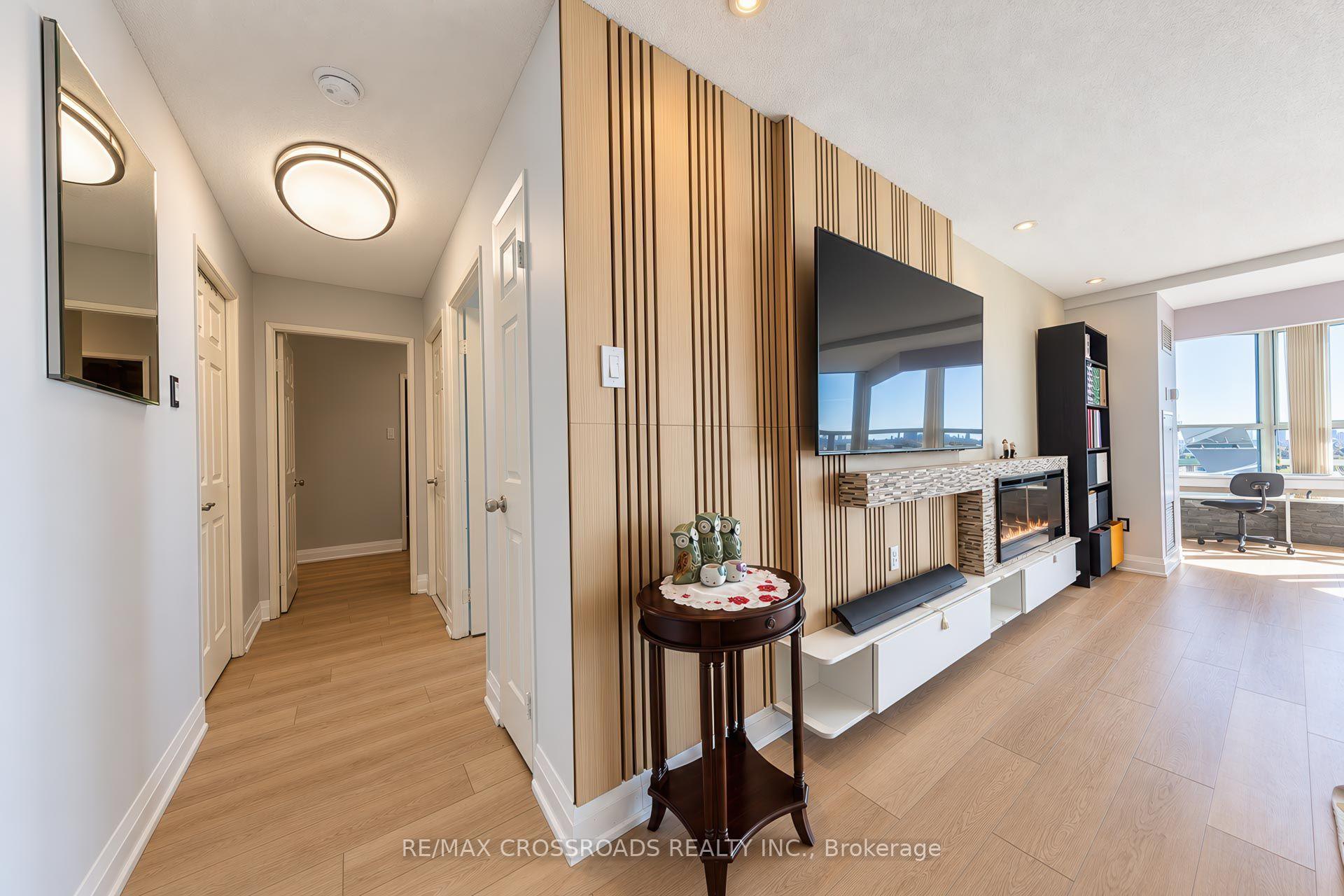 Photo 10 of Unit 1308, 7825 Bayview Avenue, Markham, Aileen-Willowbrook — HOMEH
