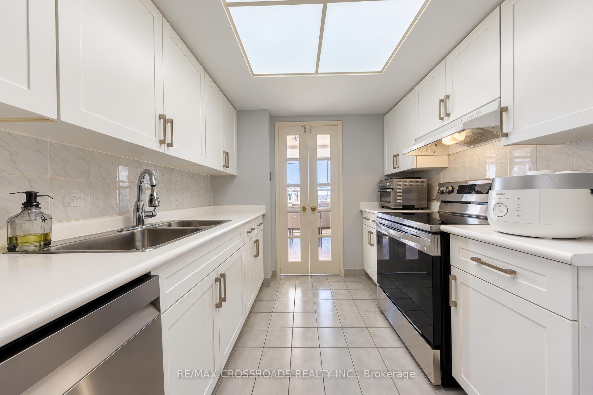 Photo 14 of Unit 1308, 7825 Bayview Avenue, Markham, Aileen-Willowbrook — HOMEH