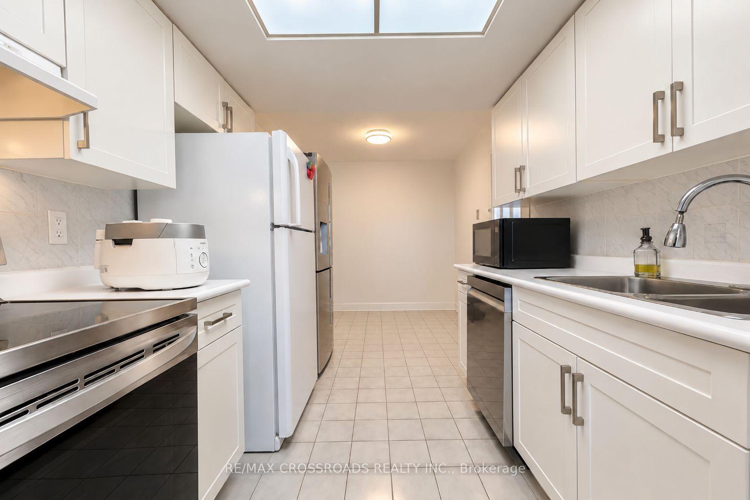 Photo 15 of Unit 1308, 7825 Bayview Avenue, Markham, Aileen-Willowbrook — HOMEH
