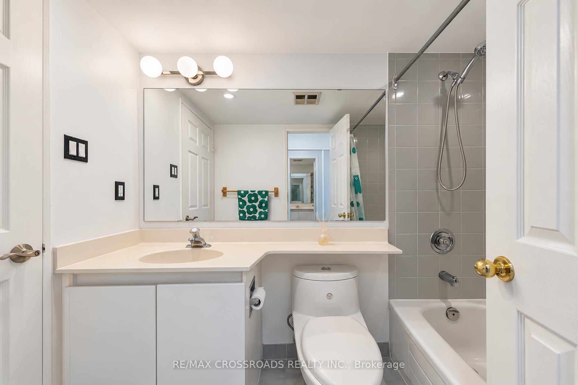 Photo 24 of Unit 1308, 7825 Bayview Avenue, Markham, Aileen-Willowbrook — HOMEH