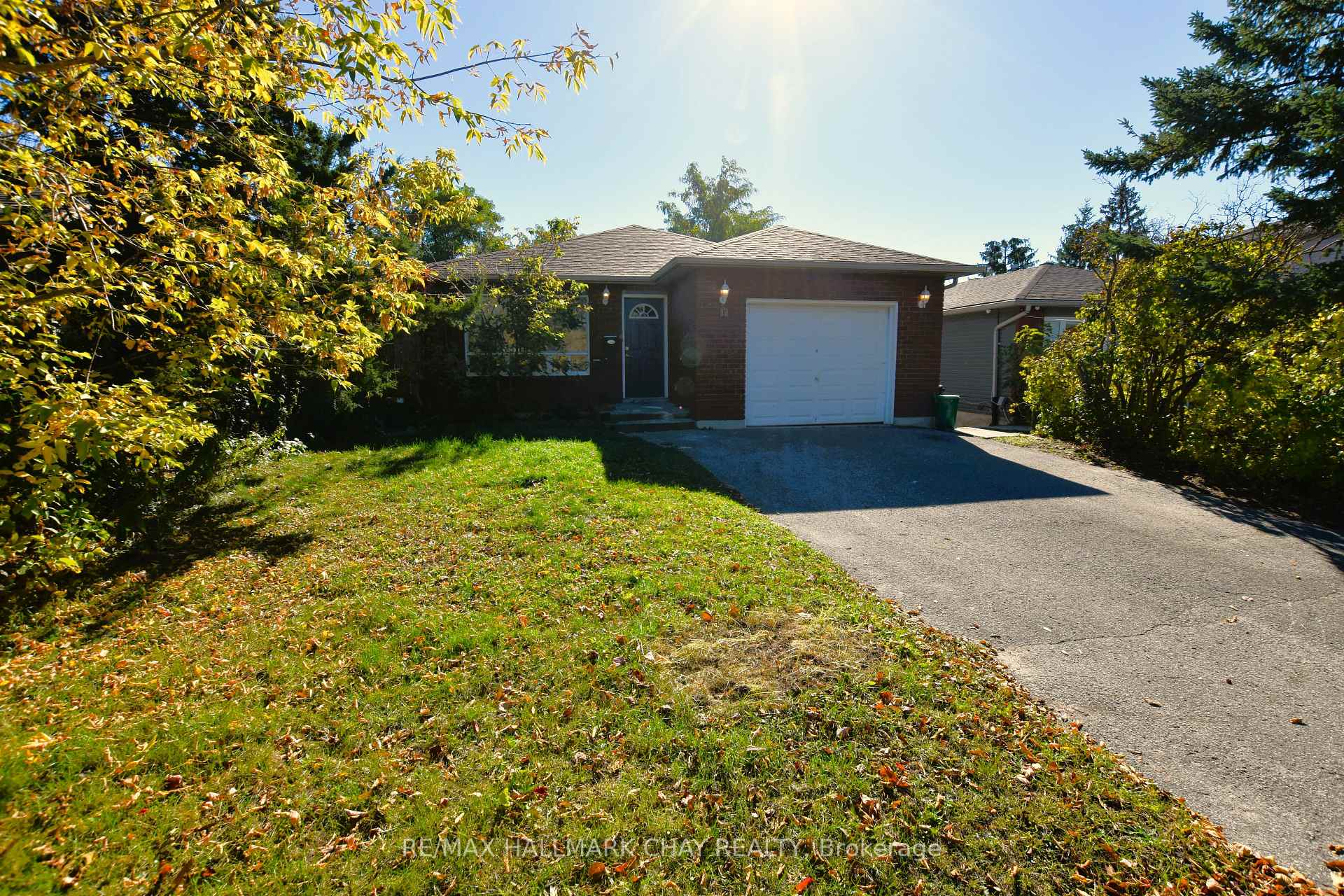 Photo 1 of Unit Upper, 19 Broadfoot Road, Barrie, Letitia Heights — HOMEH