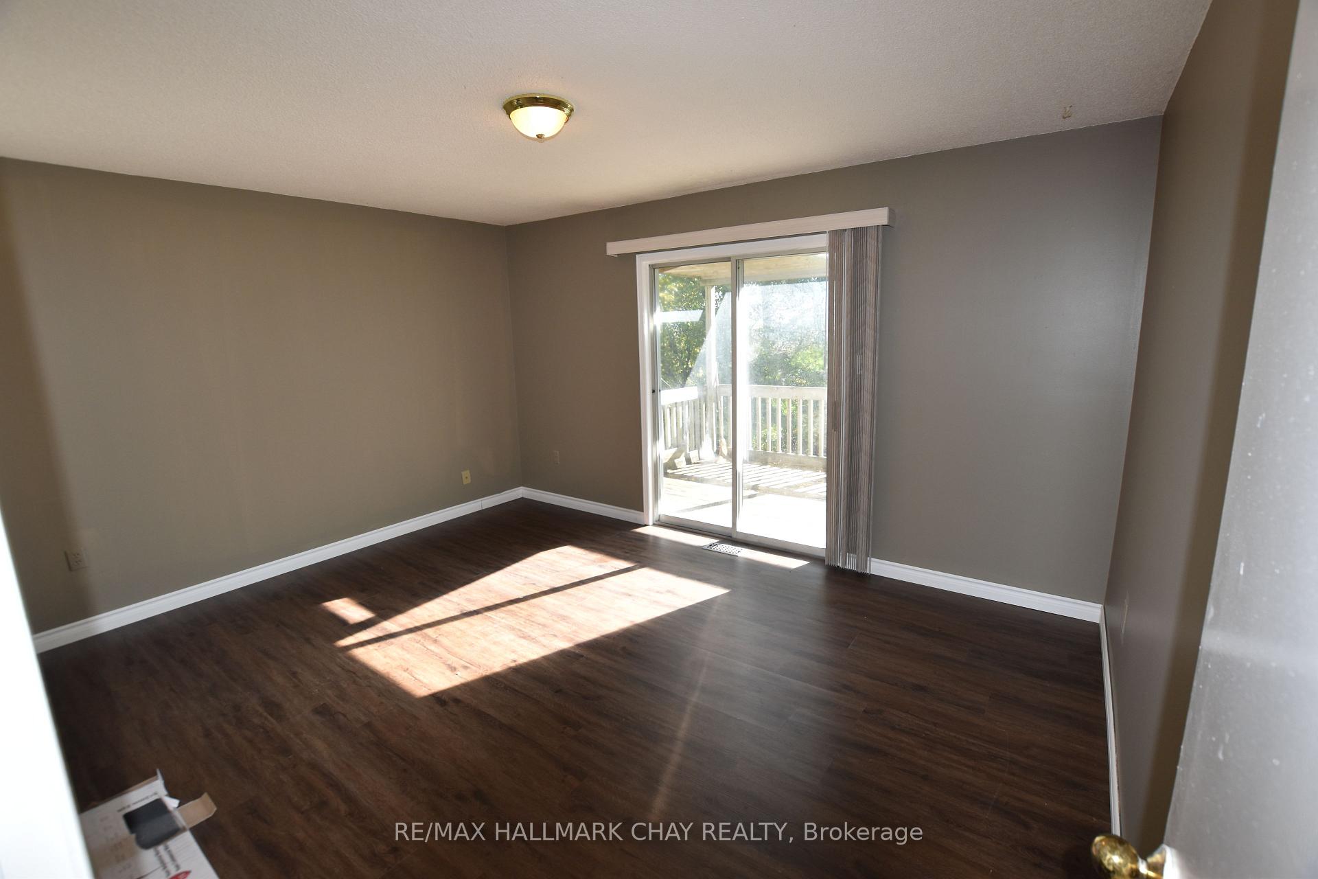 Photo 4 of Unit Upper, 19 Broadfoot Road, Barrie, Letitia Heights — HOMEH