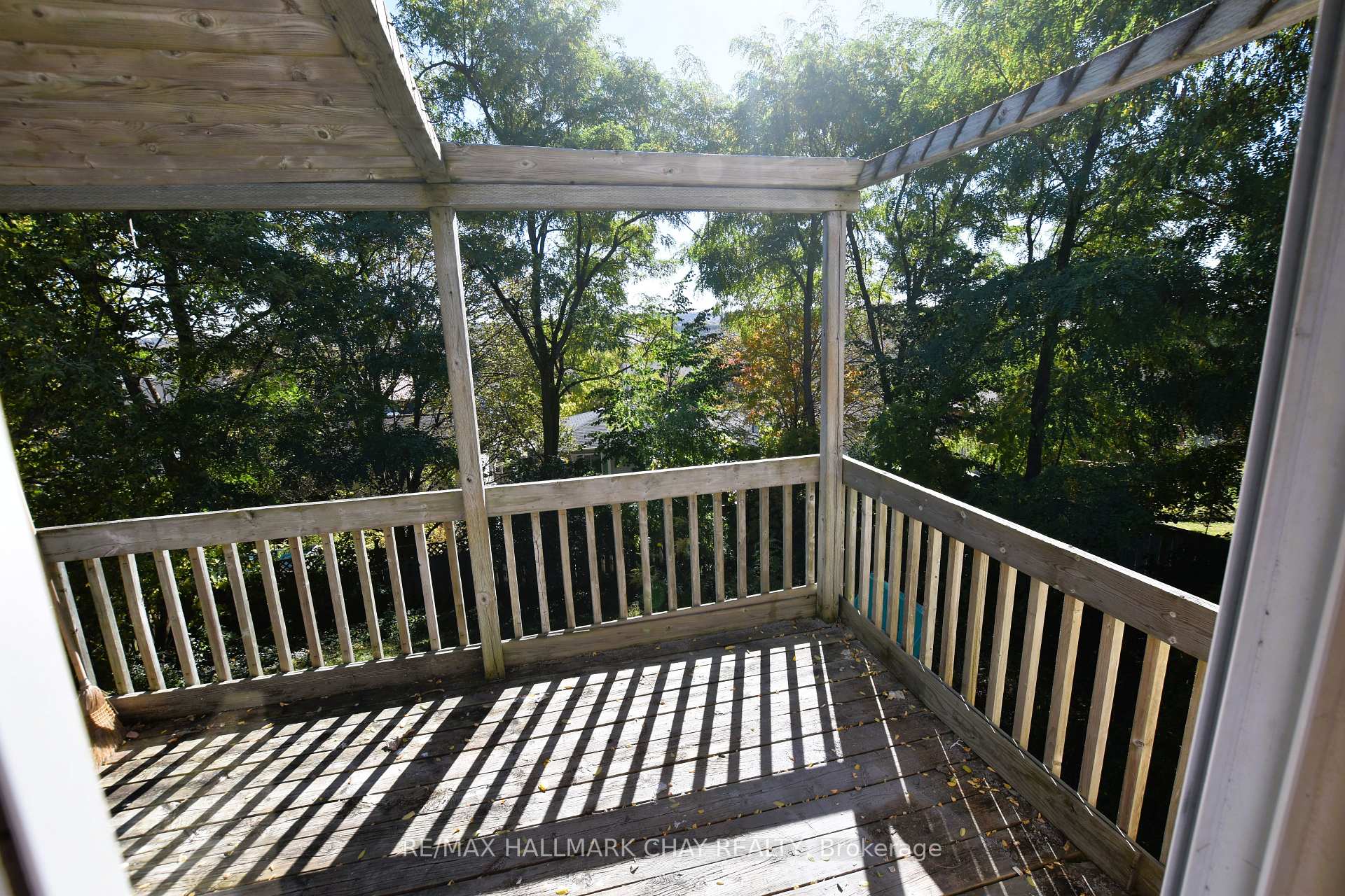 Photo 5 of Unit Upper, 19 Broadfoot Road, Barrie, Letitia Heights — HOMEH