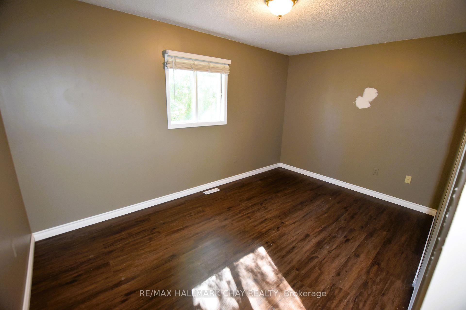 Photo 6 of Unit Upper, 19 Broadfoot Road, Barrie, Letitia Heights — HOMEH