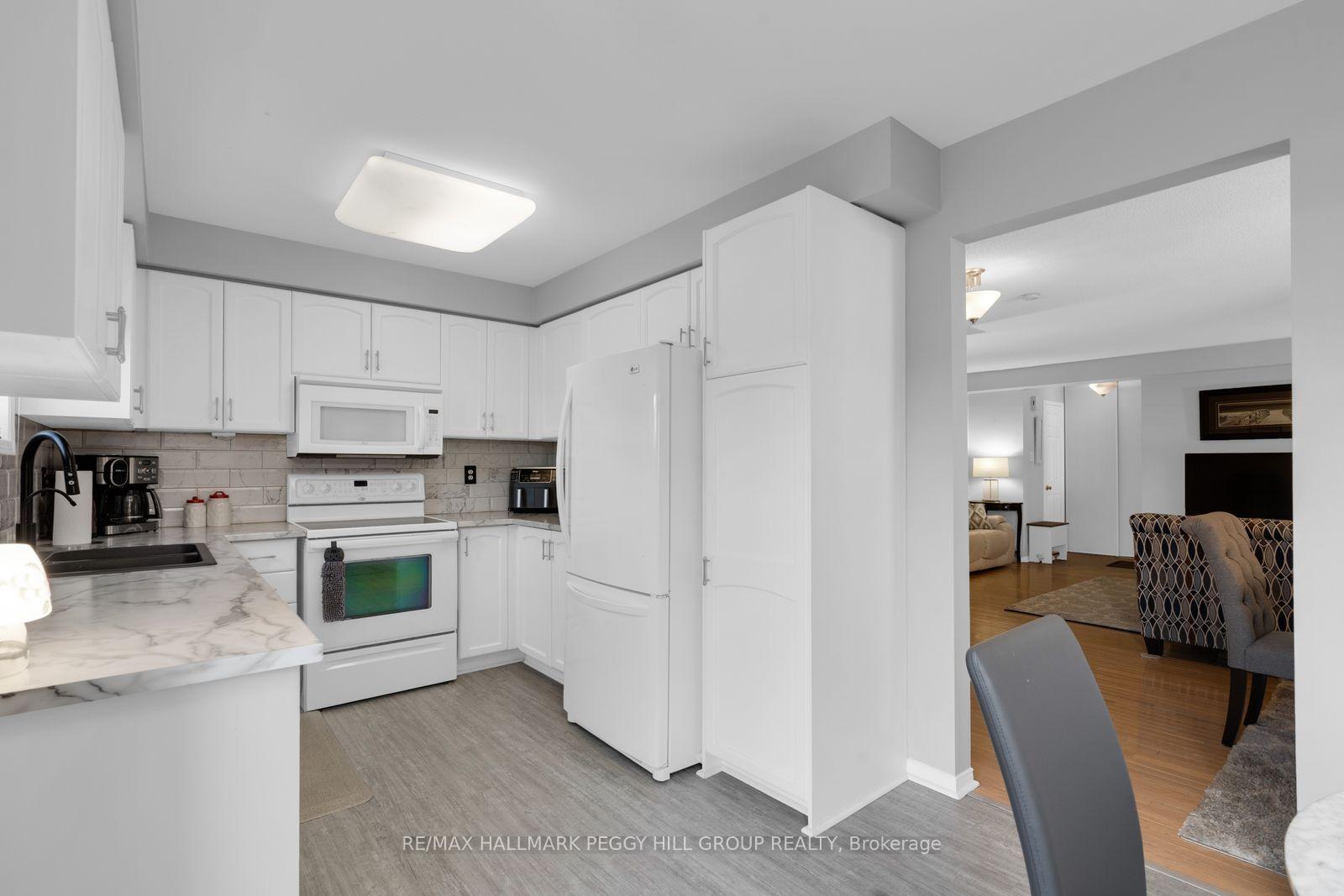 Photo 2 of 117 Gadwall Avenue, Barrie, Painswick South — HOMEH