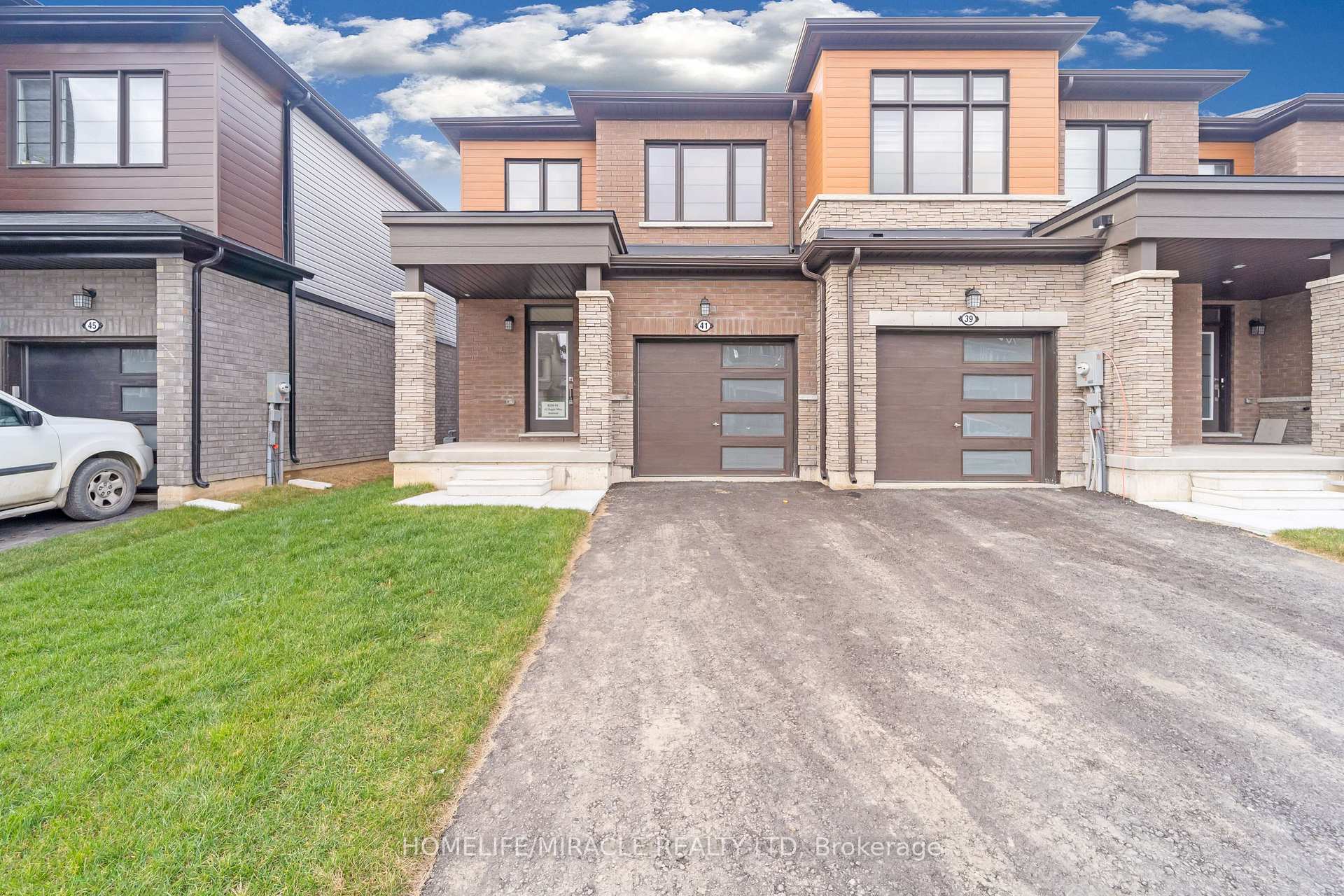 Photo 3 of 41 Sugar May Avenue, Thorold, Rolling Meadows — HOMEH