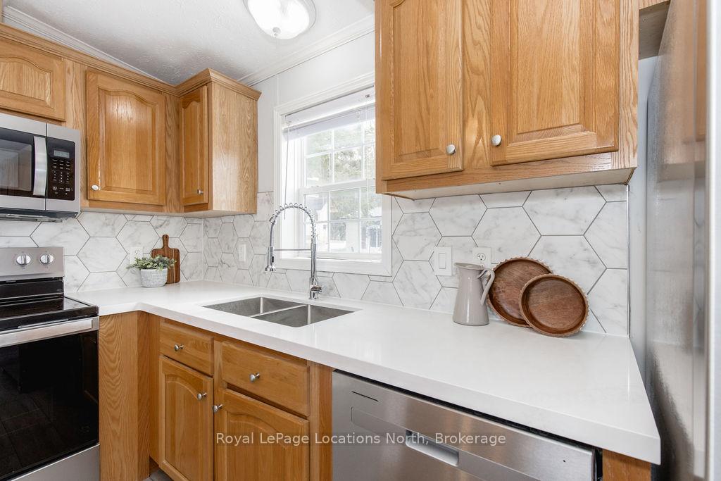 Photo 8 of 89 Georgian Glen Drive, Wasaga Beach — HOMEH